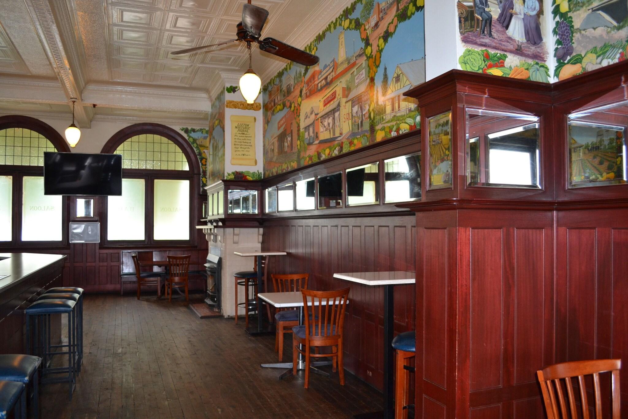 Historic Hydro Motor Inn