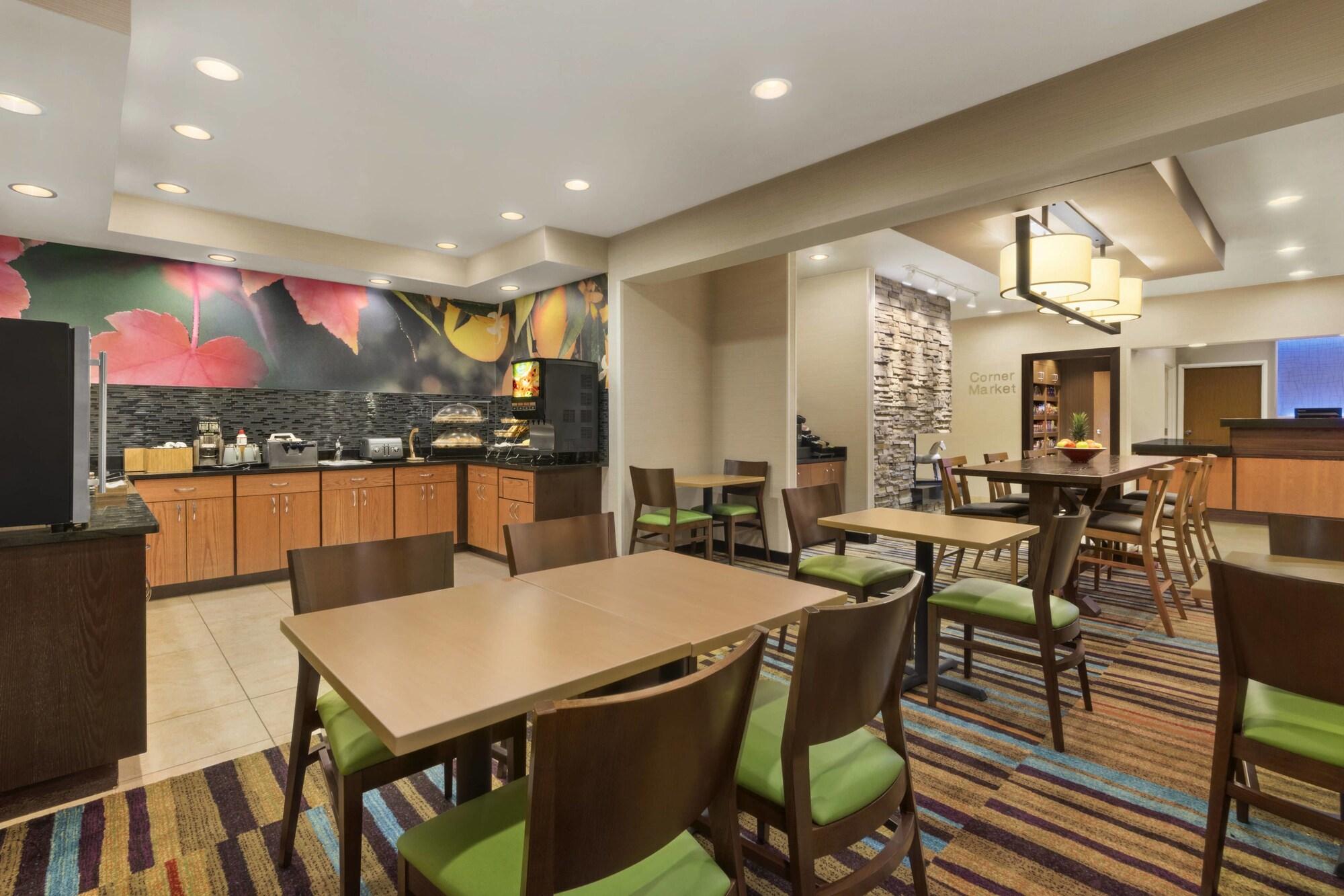 Amerivu Inn And Suites Grand Forks