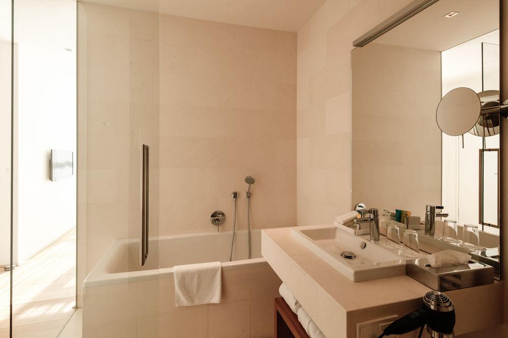 Schlossberghotel – Das Kunsthotel by null