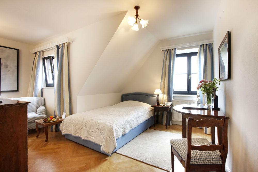 Schlossberghotel – Das Kunsthotel by null