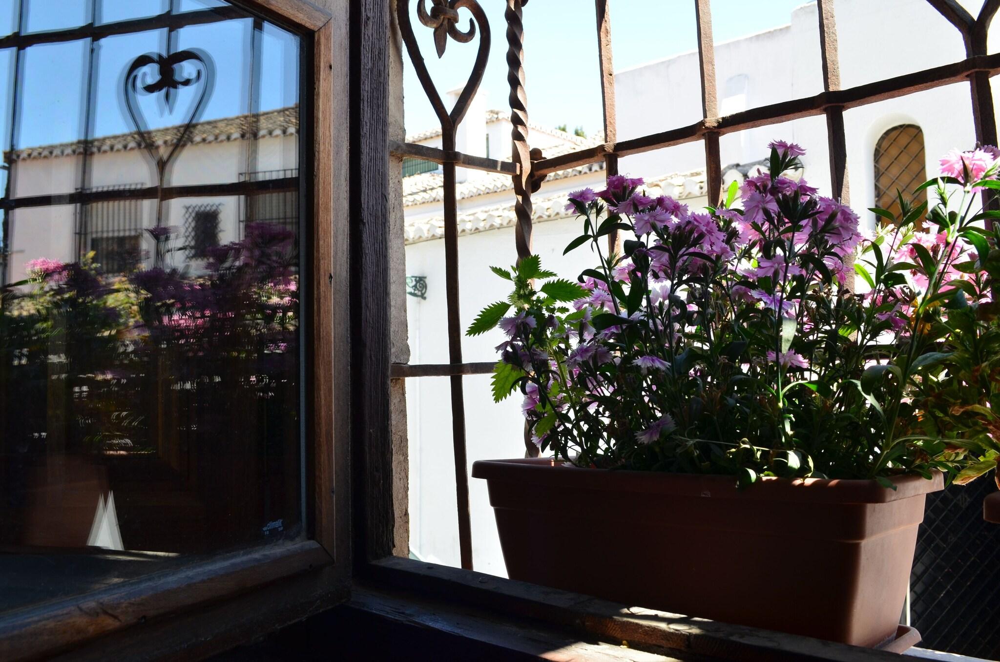 Hotel "Santa Isabel la Real" by null