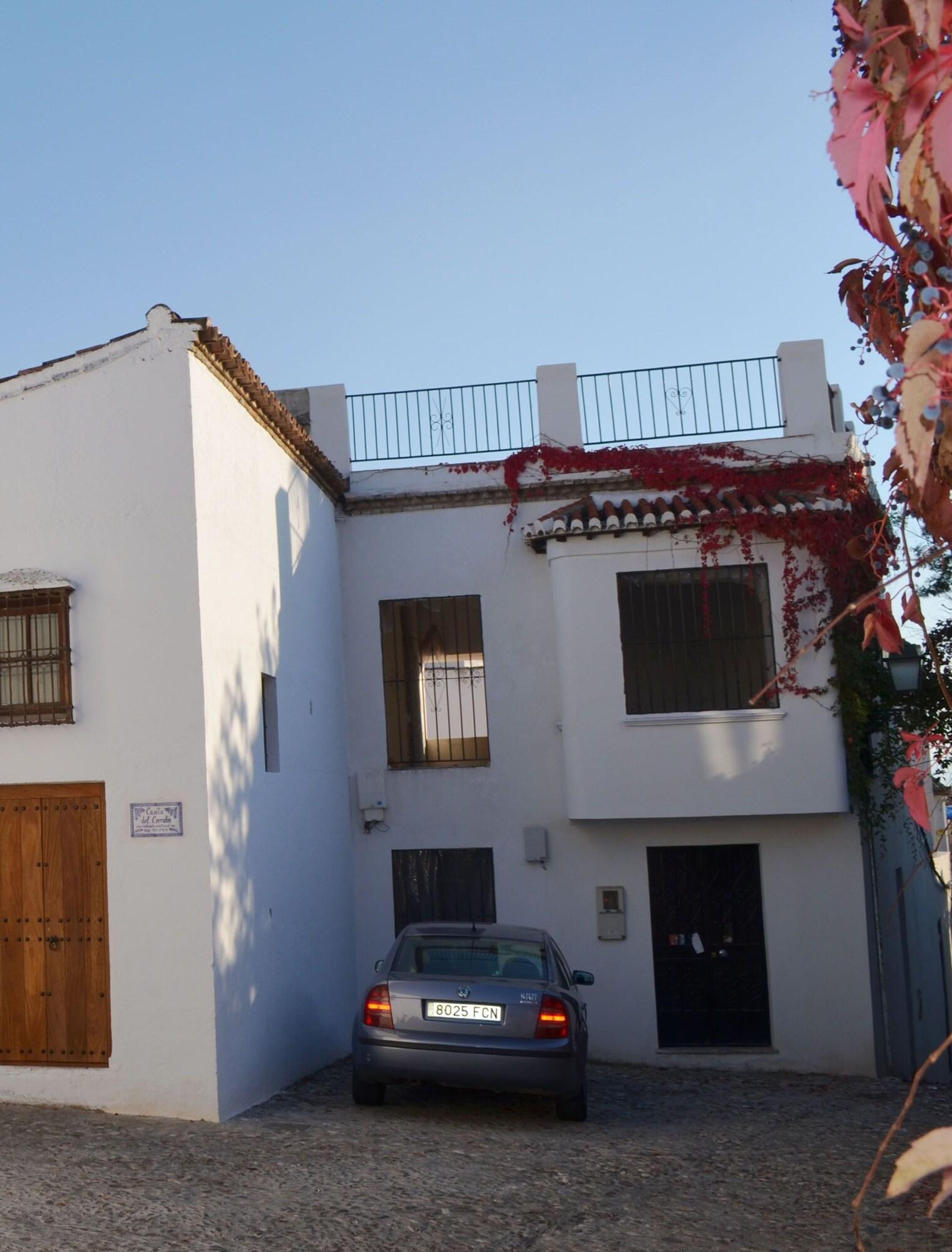 Hotel "Santa Isabel la Real" by null