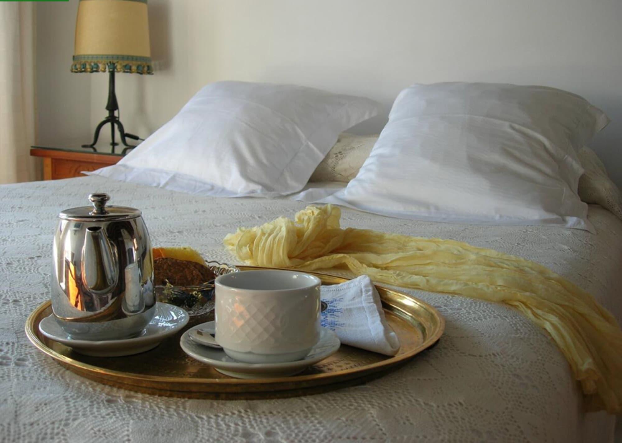 Hotel "Santa Isabel la Real" by null