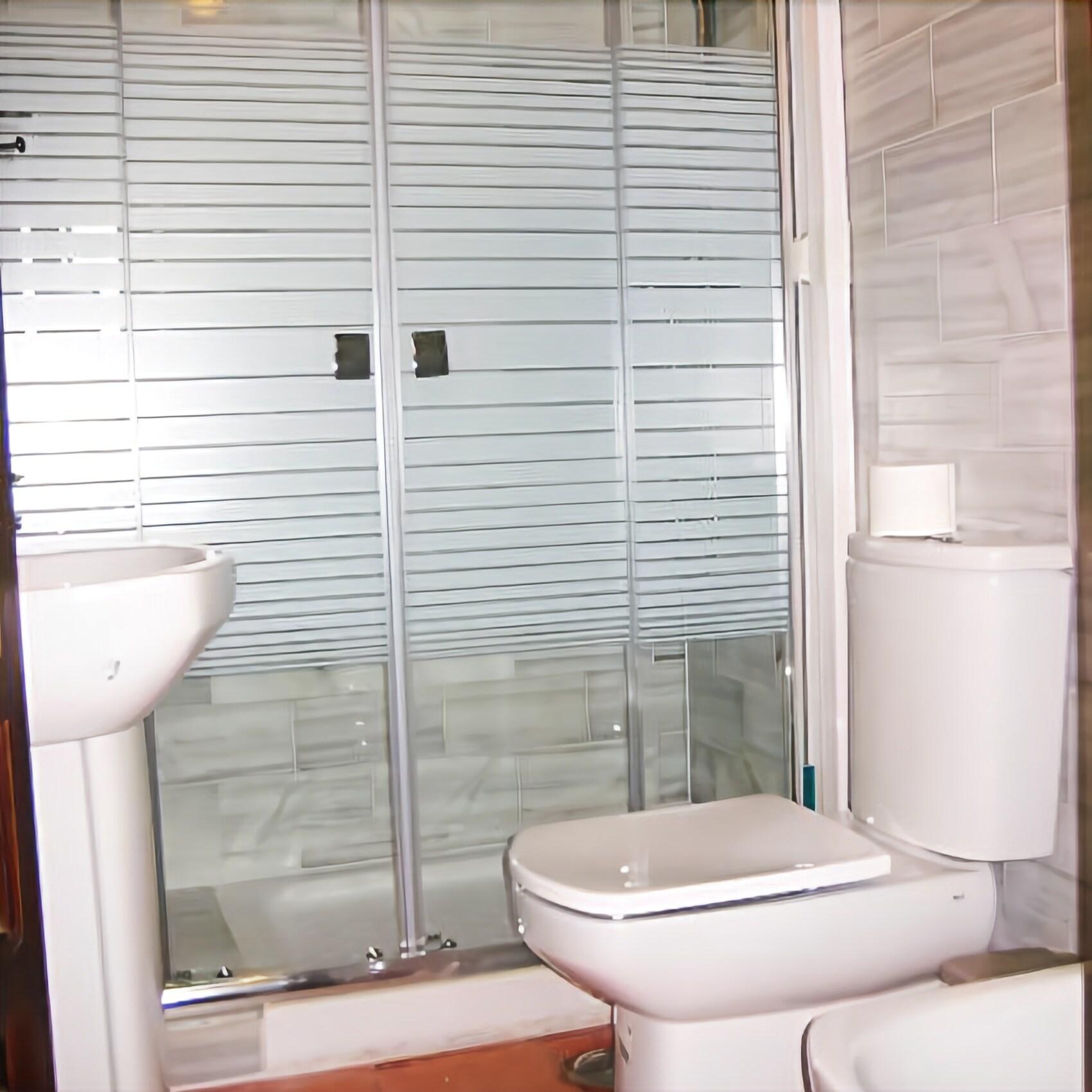 Hotel "Santa Isabel la Real" by null