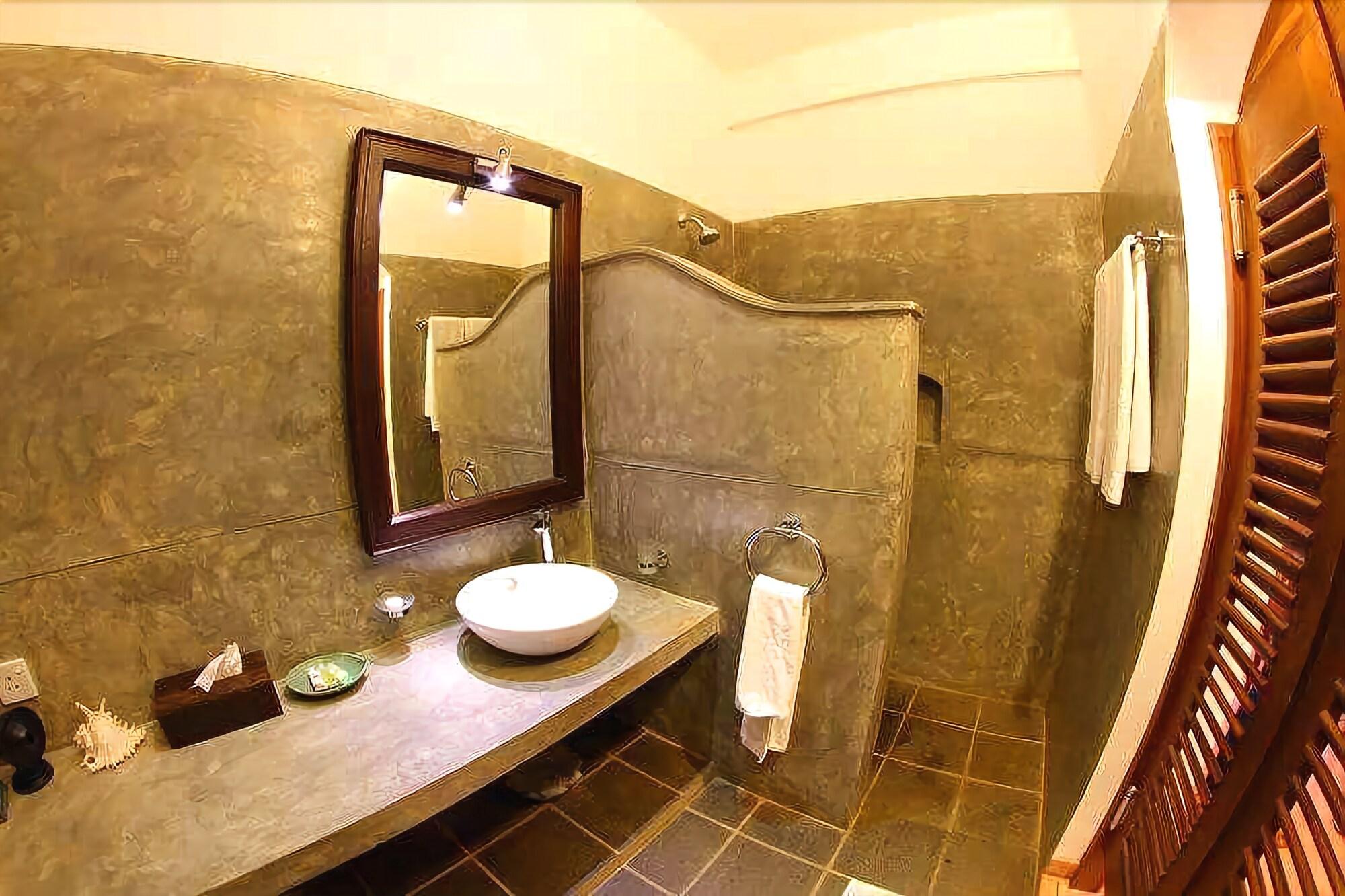 Kingfisher Hotel by null