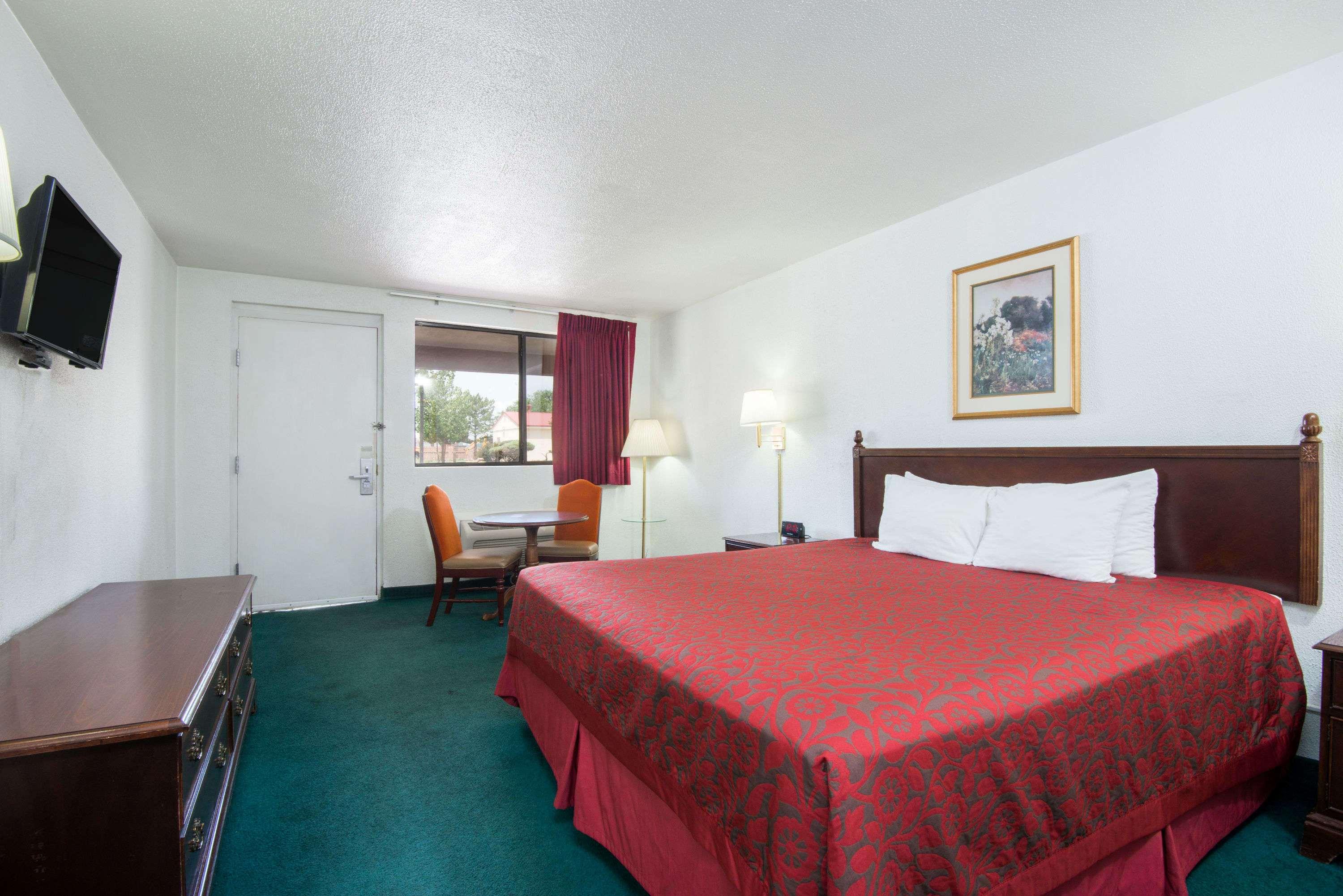 Days Inn By Wyndham Gallup