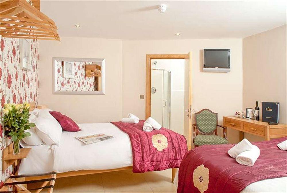 Eyre Square Townhouse by null