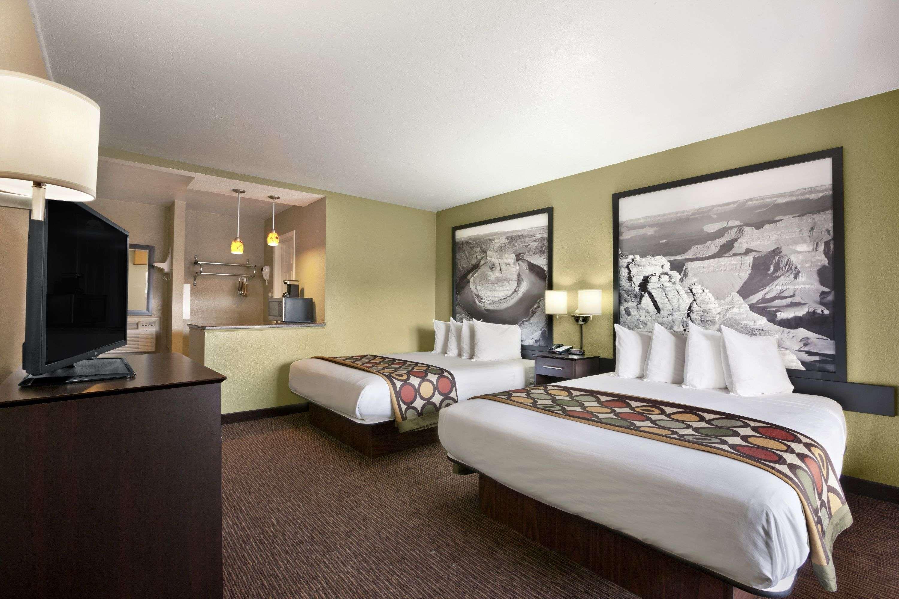 Quad room