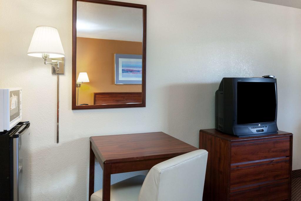 Country Inn & Suites by Radisson Flagstaff