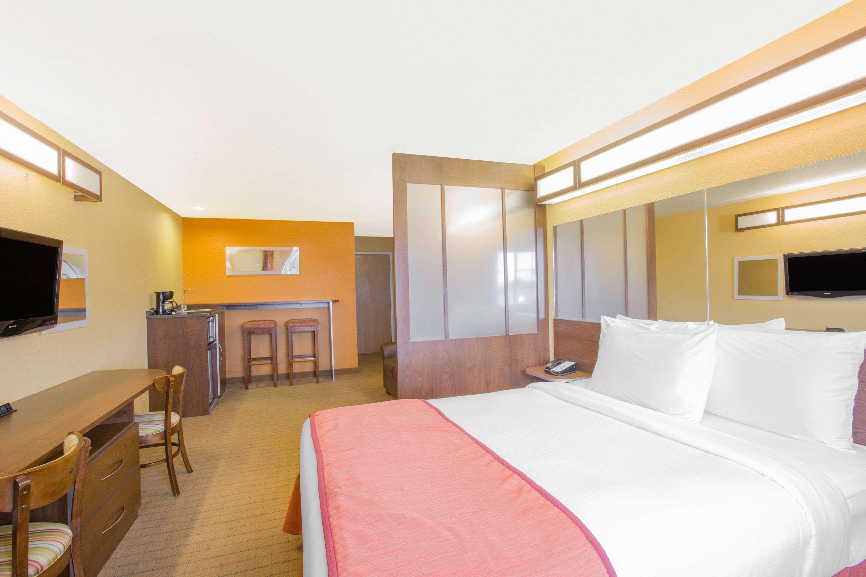 Microtel Inn & Suites By Wyndham Albertville
