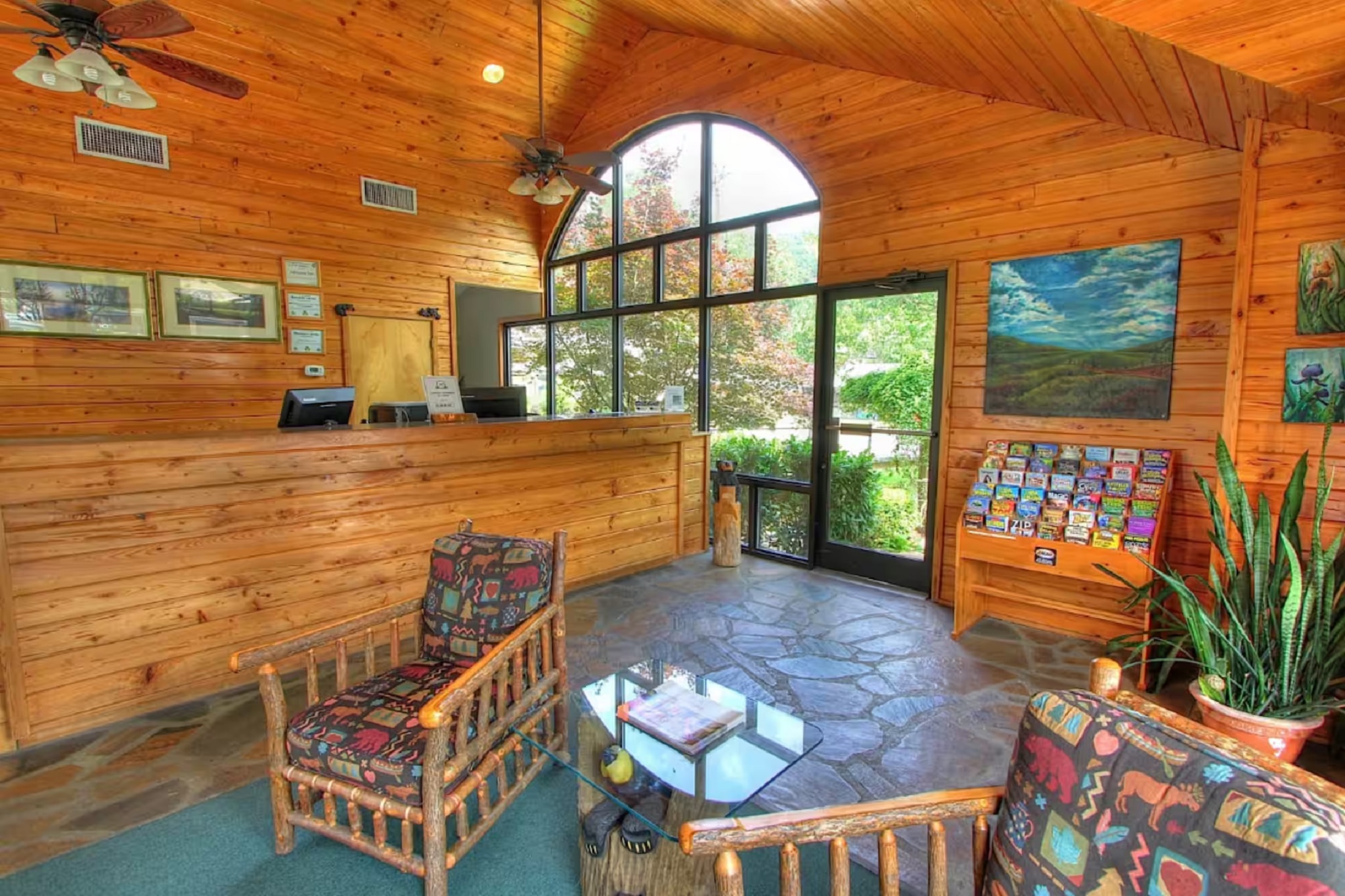 Howard Johnson By Wyndham Downtown Gatlinburg