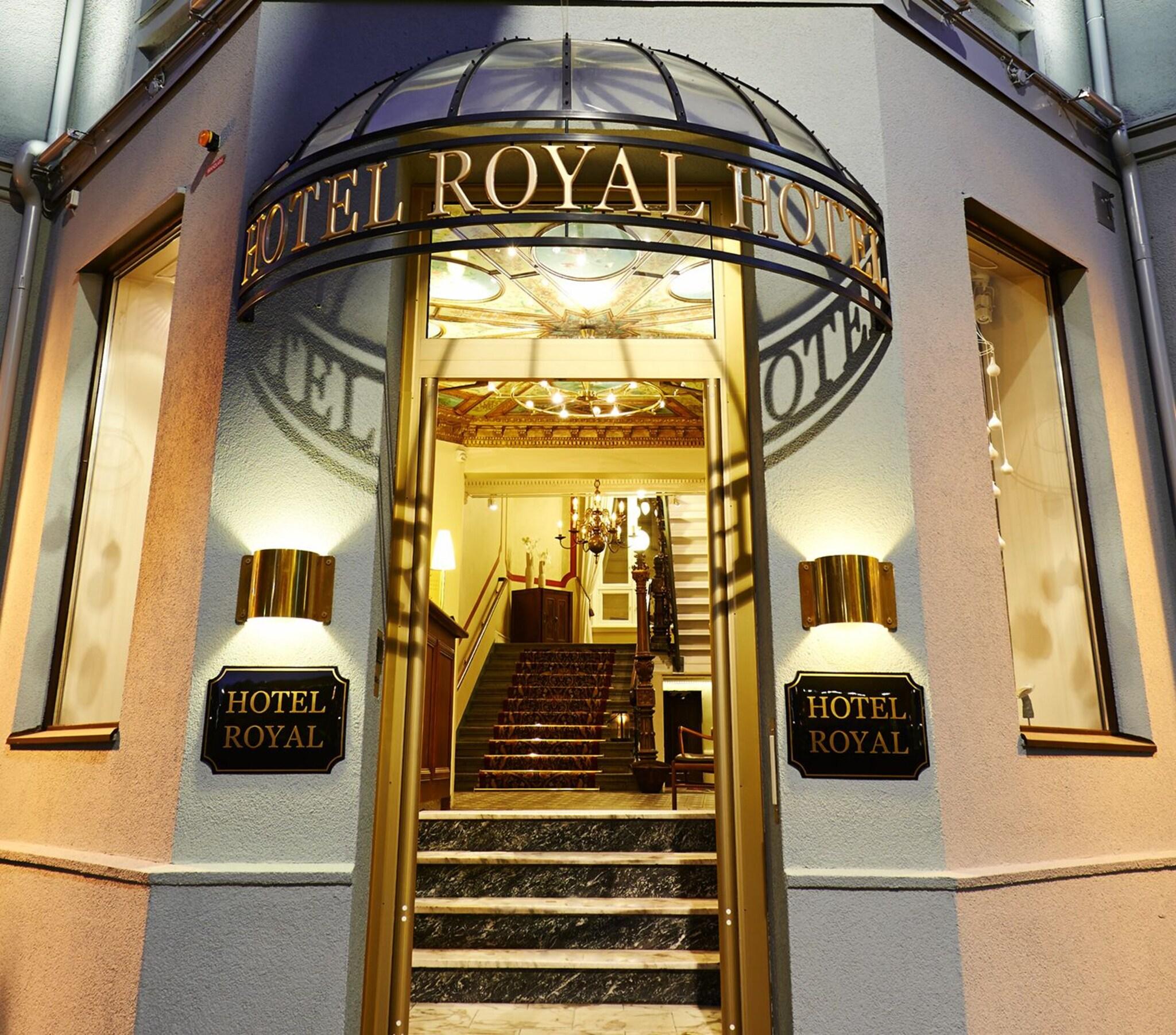 Hotel Royal by null