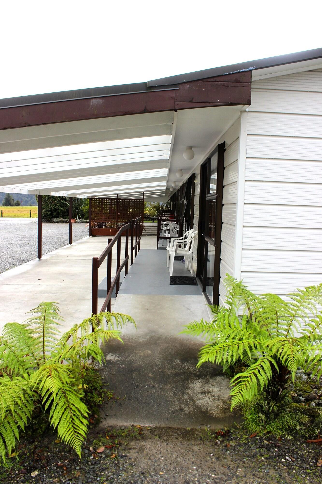 Lake Matheson Motel by null