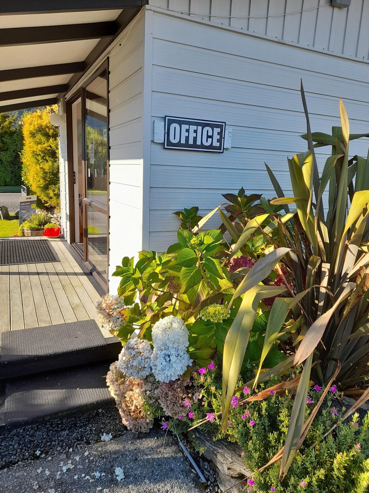 Lake Matheson Motel by null