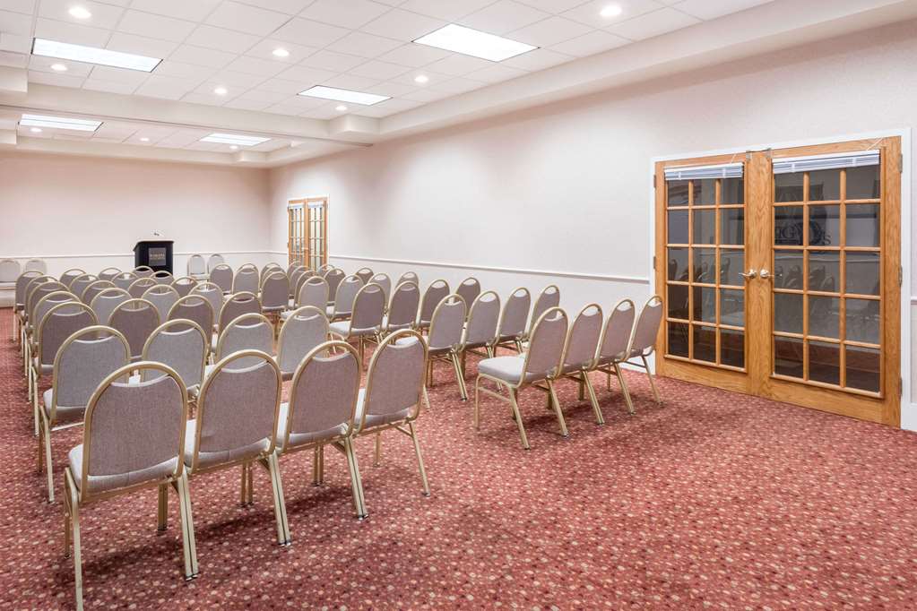 Ramada Plaza by Wyndham Green Bay