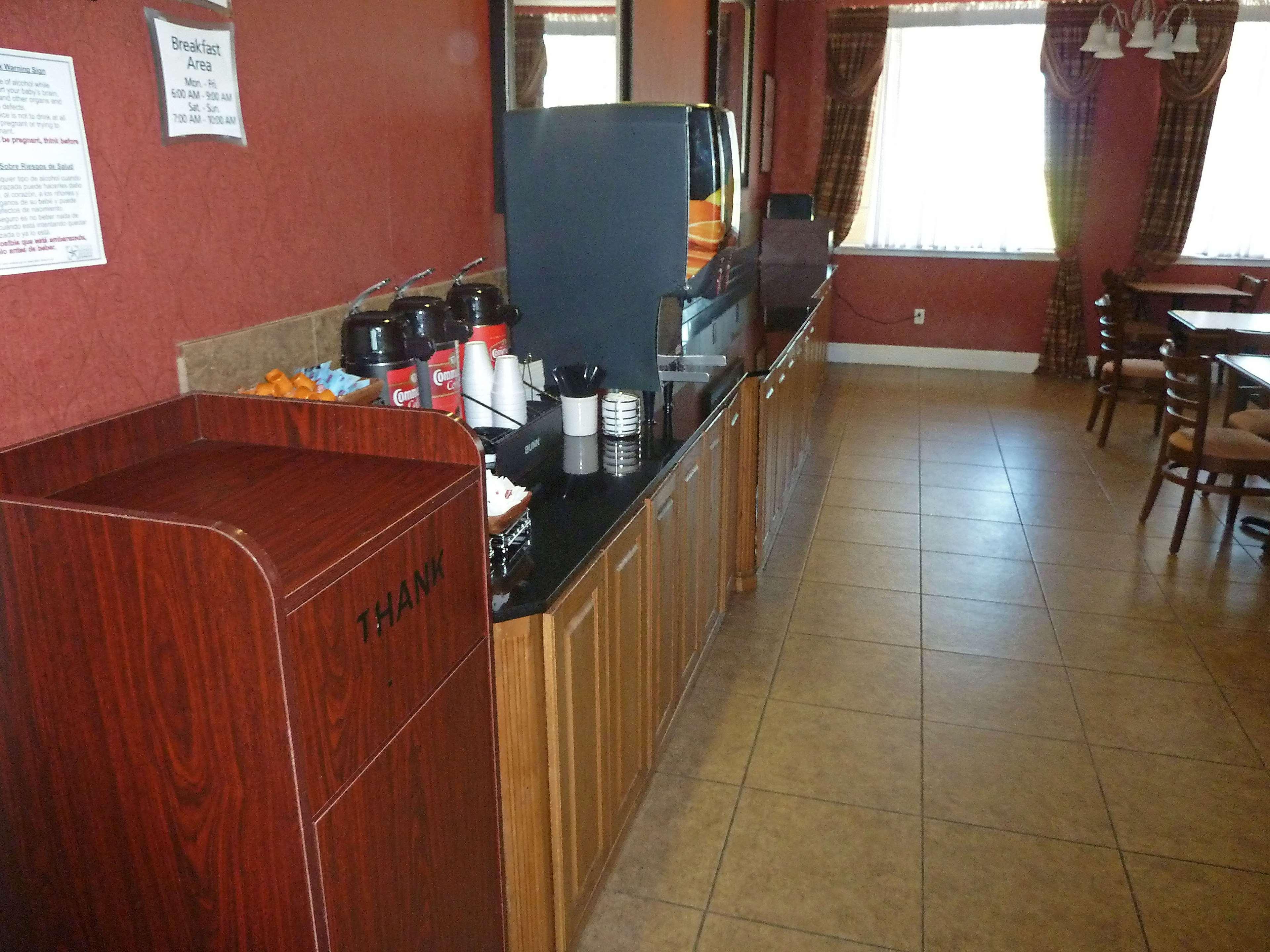 Americas Best Value Inn & Suites Gun Barrel City