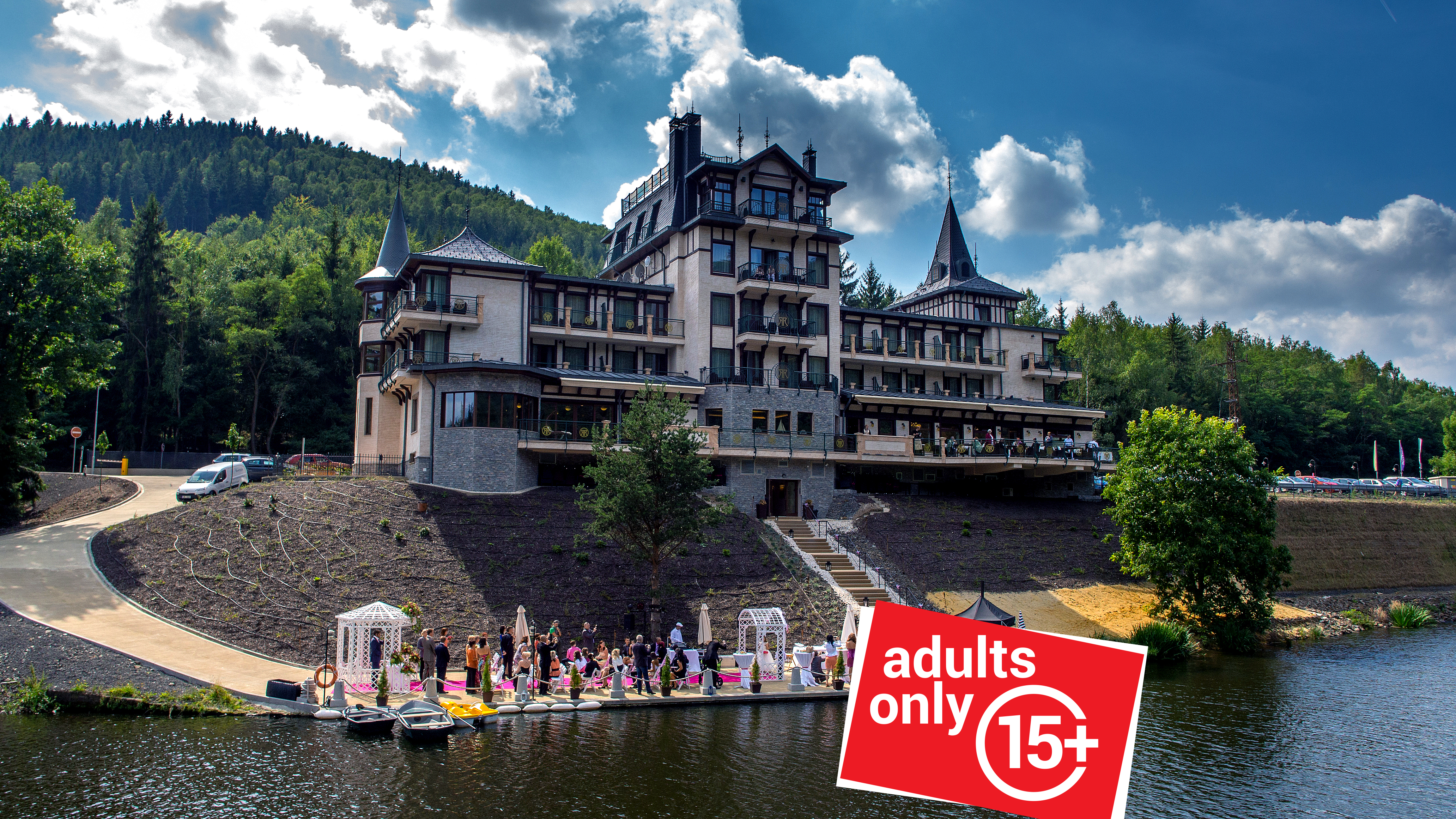 Retro Riverside Wellness Resort - photo