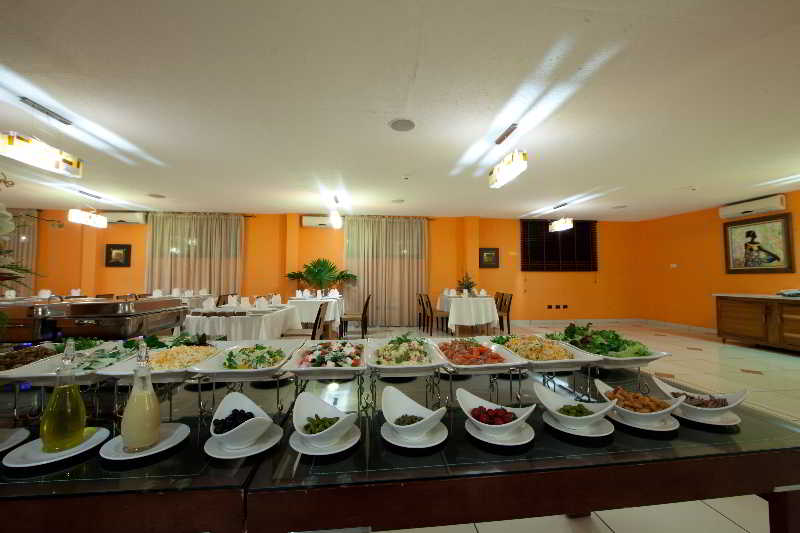 Oak Plaza Hotel East Airport