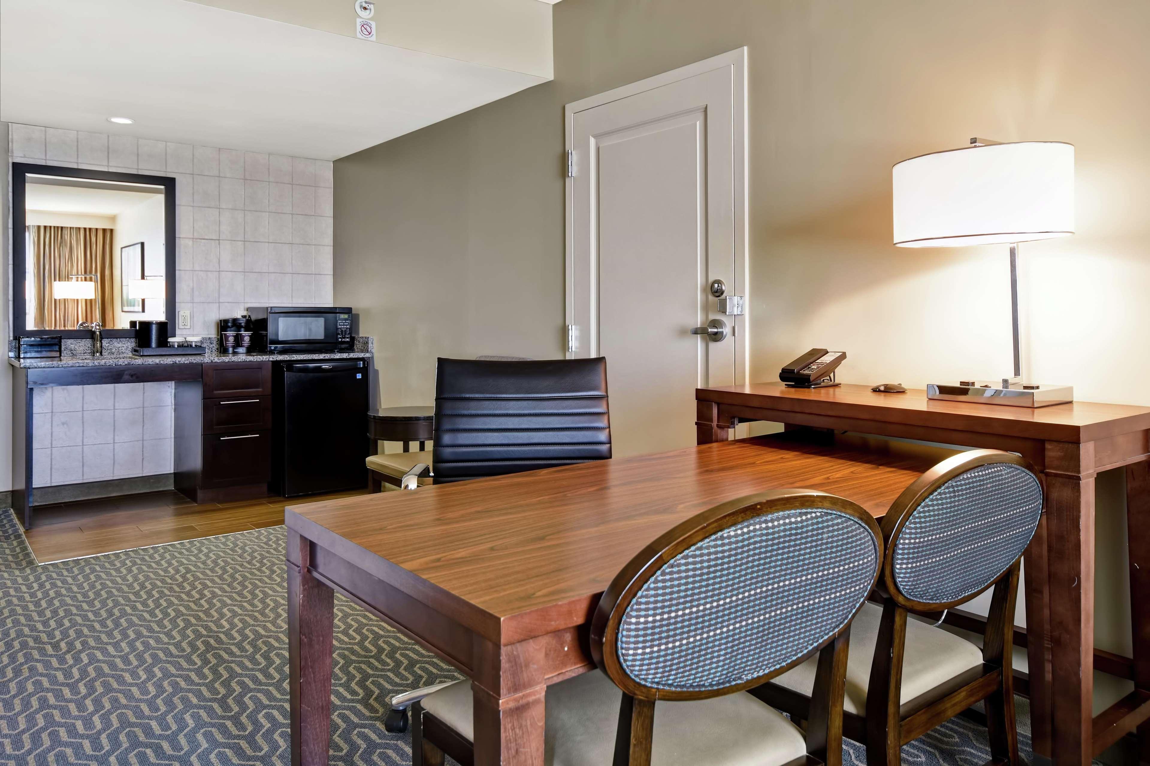 Embassy Suites by Hilton Springfield by null