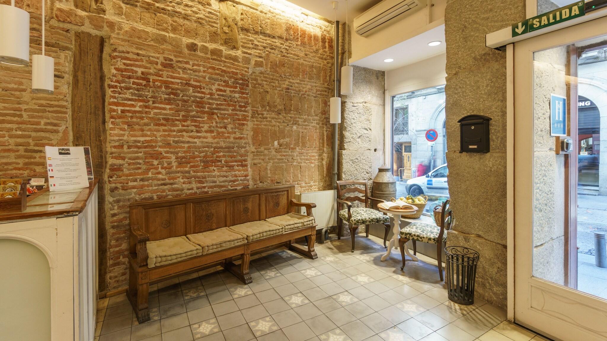 Hostal Madrid by null