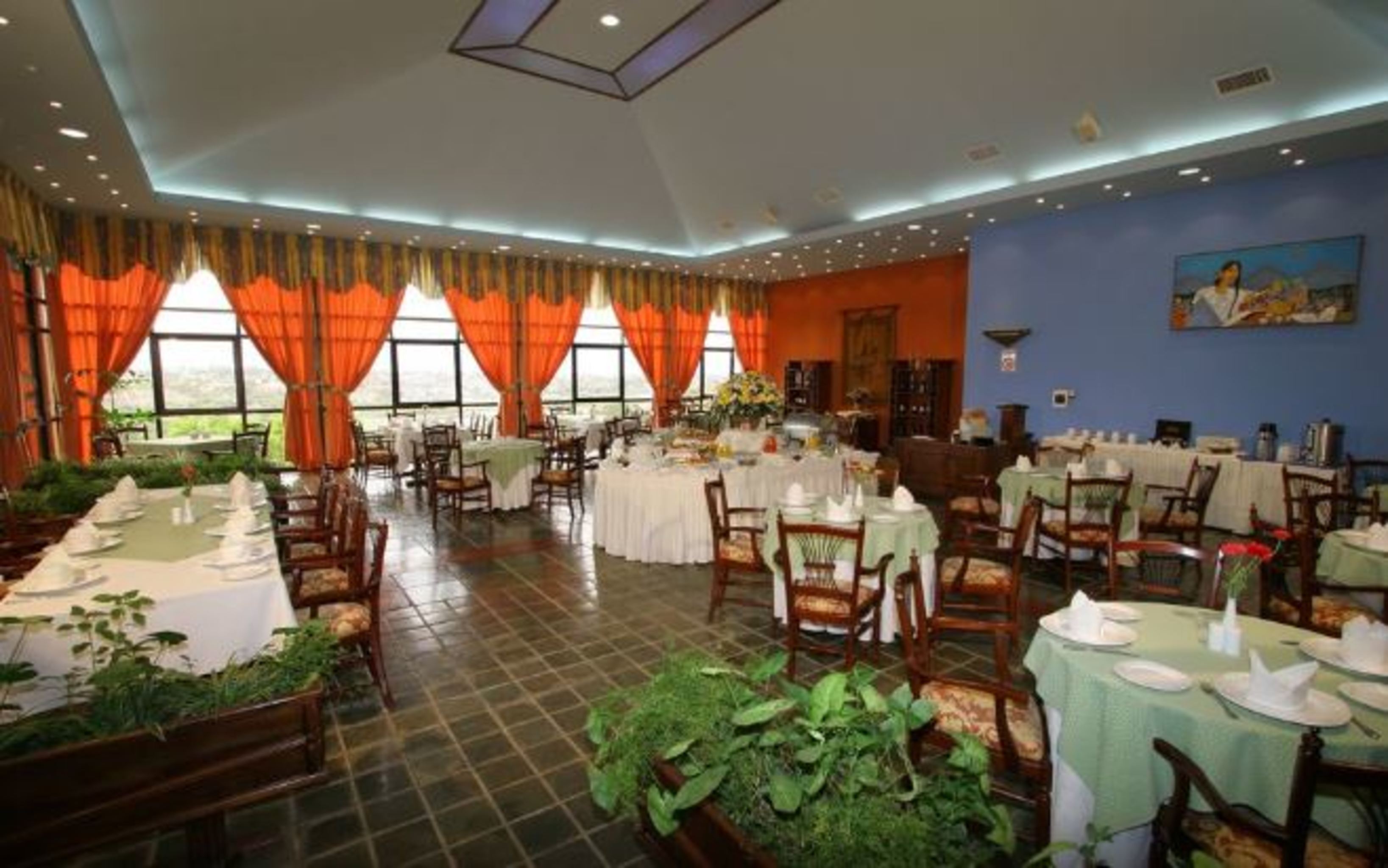 Los Parrales Hotel Resort
