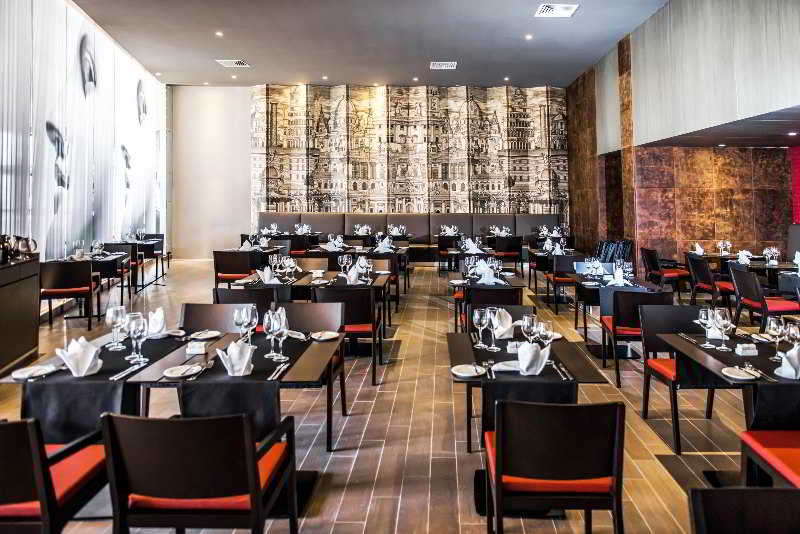 Platinum Yucatán Princess All Suites & Spa Resort by null