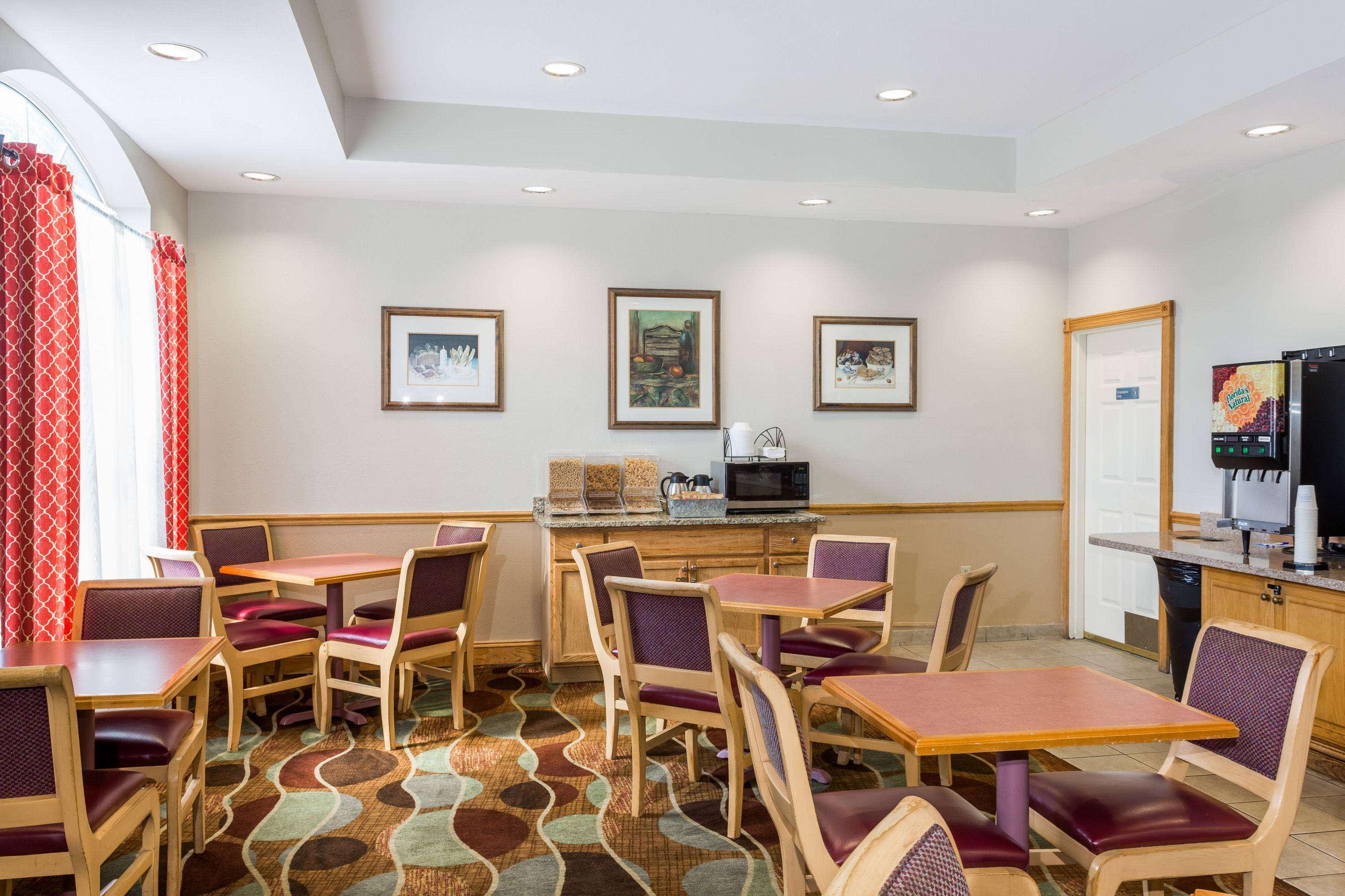 Baymont by Wyndham Fort Myers Airport
