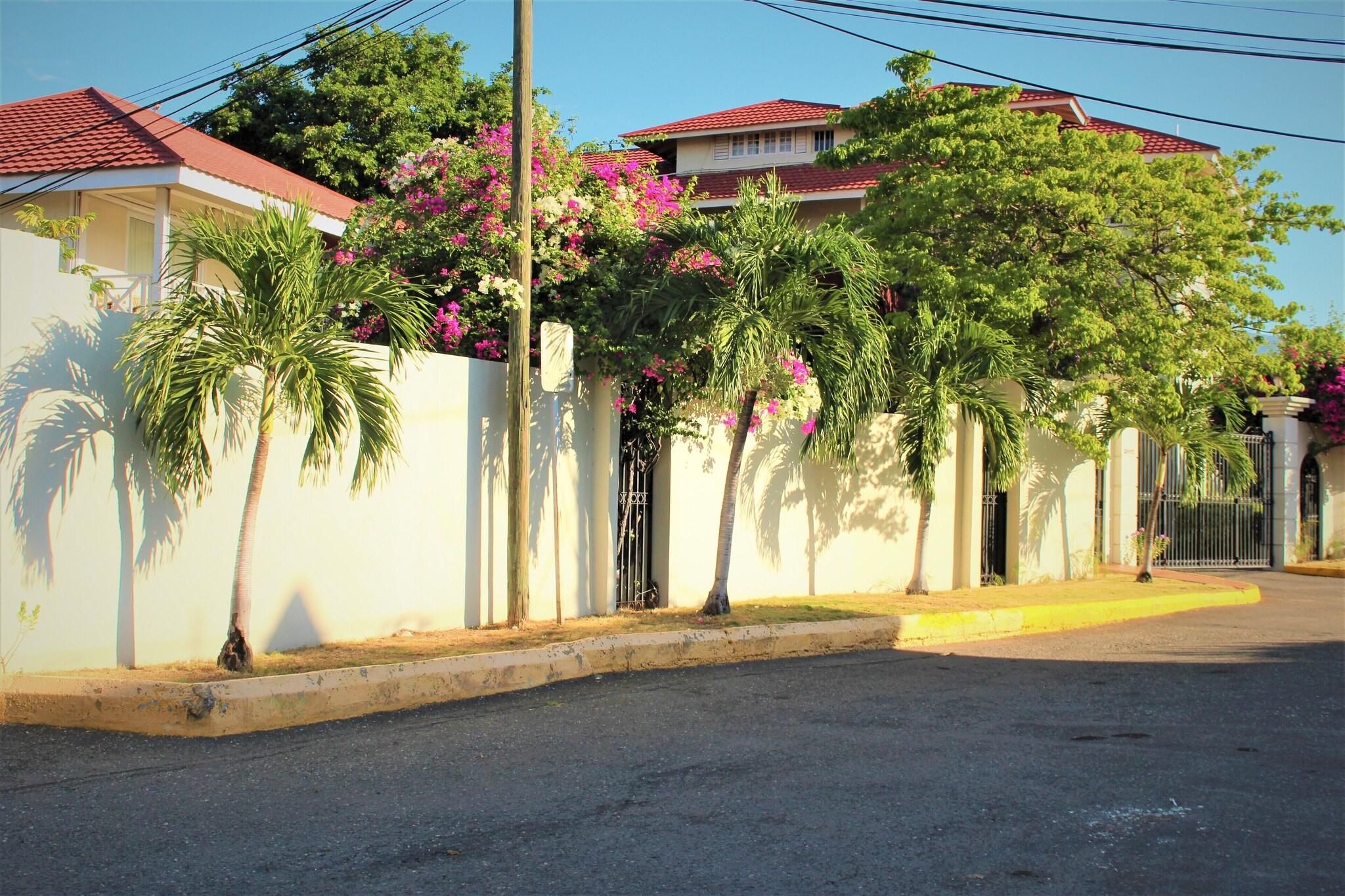 Altamont Court Hotel by null