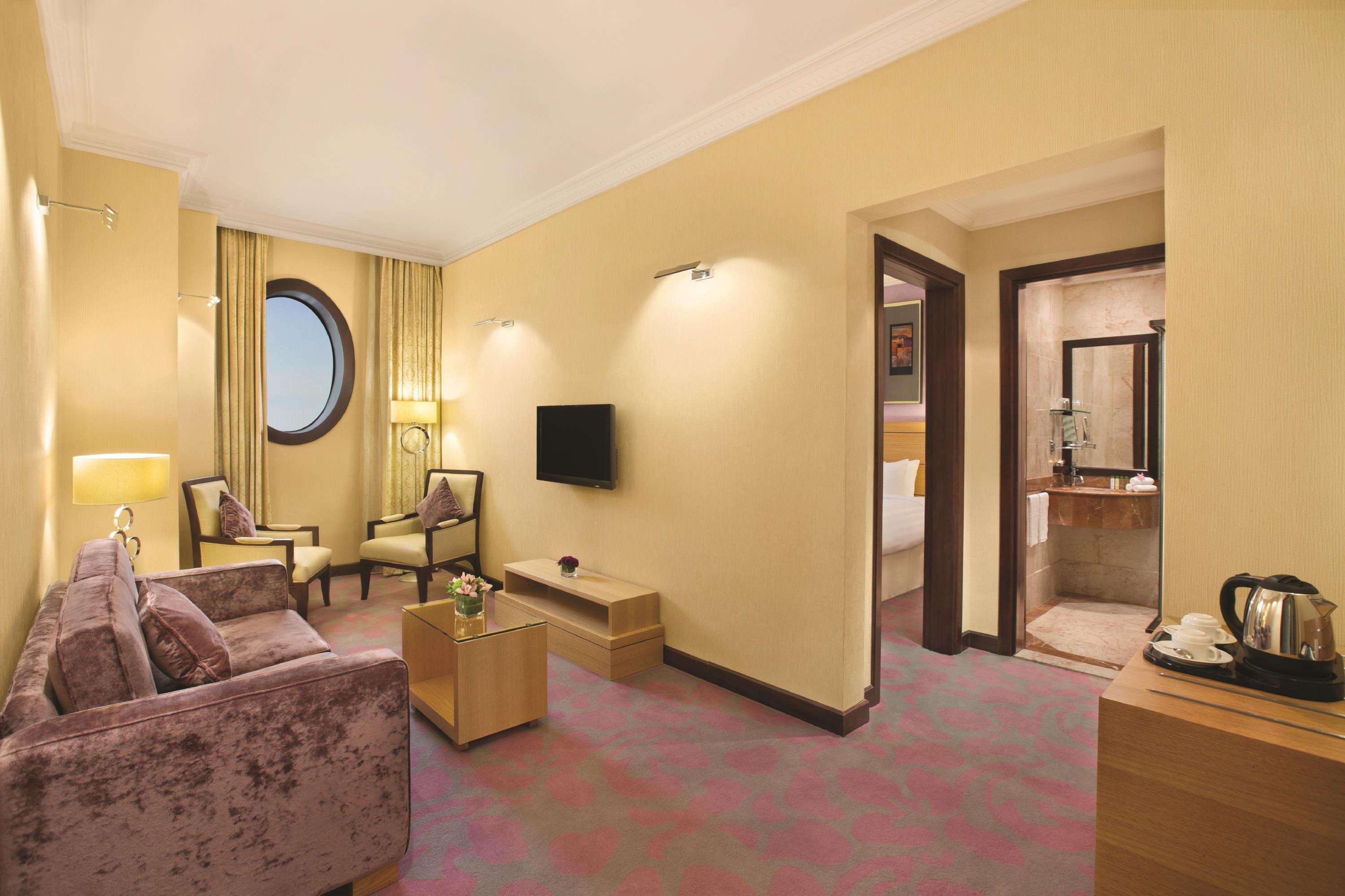 DoubleTree by Hilton Hotel Dhahran Room Type - KING ONE BEDROOM SUITE