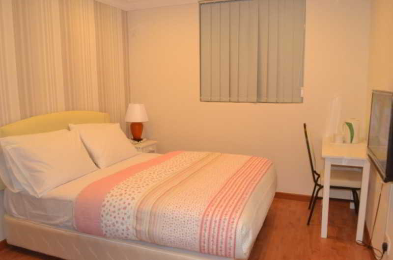 Golden Suites Hotel
