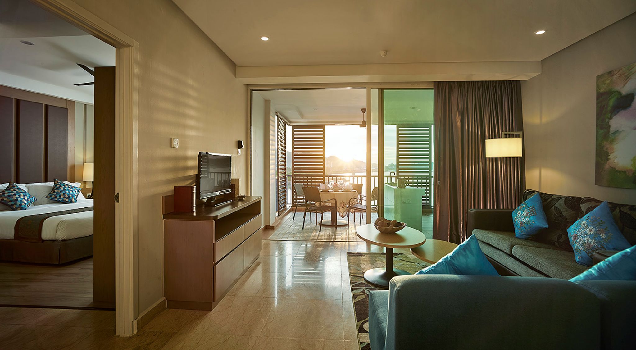 Dayang Bay Serviced Apartment & Resort