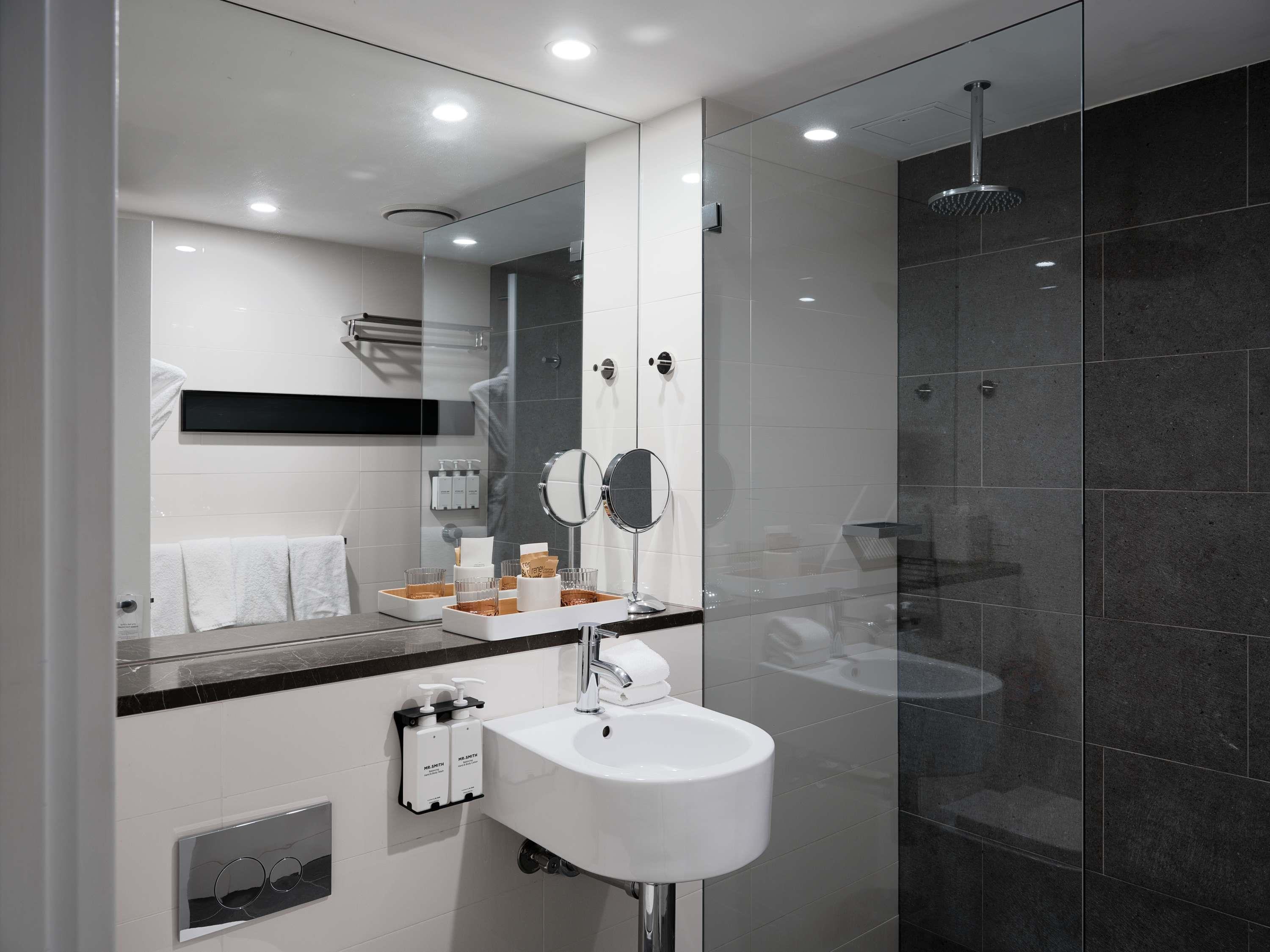 Hotel Woolstore 1888, Sydney - Handwritten Collection by null