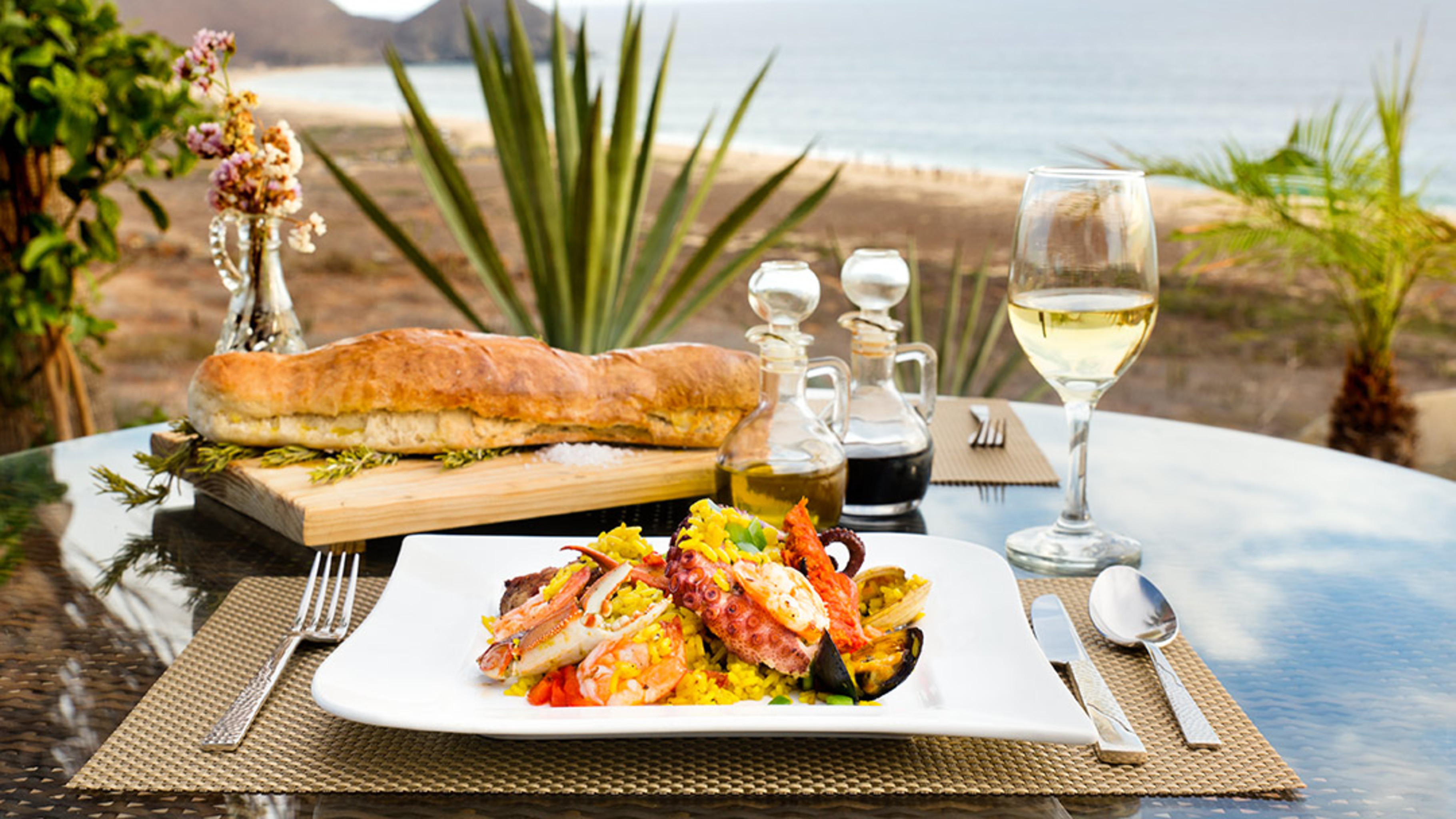 Guaycura Boutique Hotel Beach Club & Spa