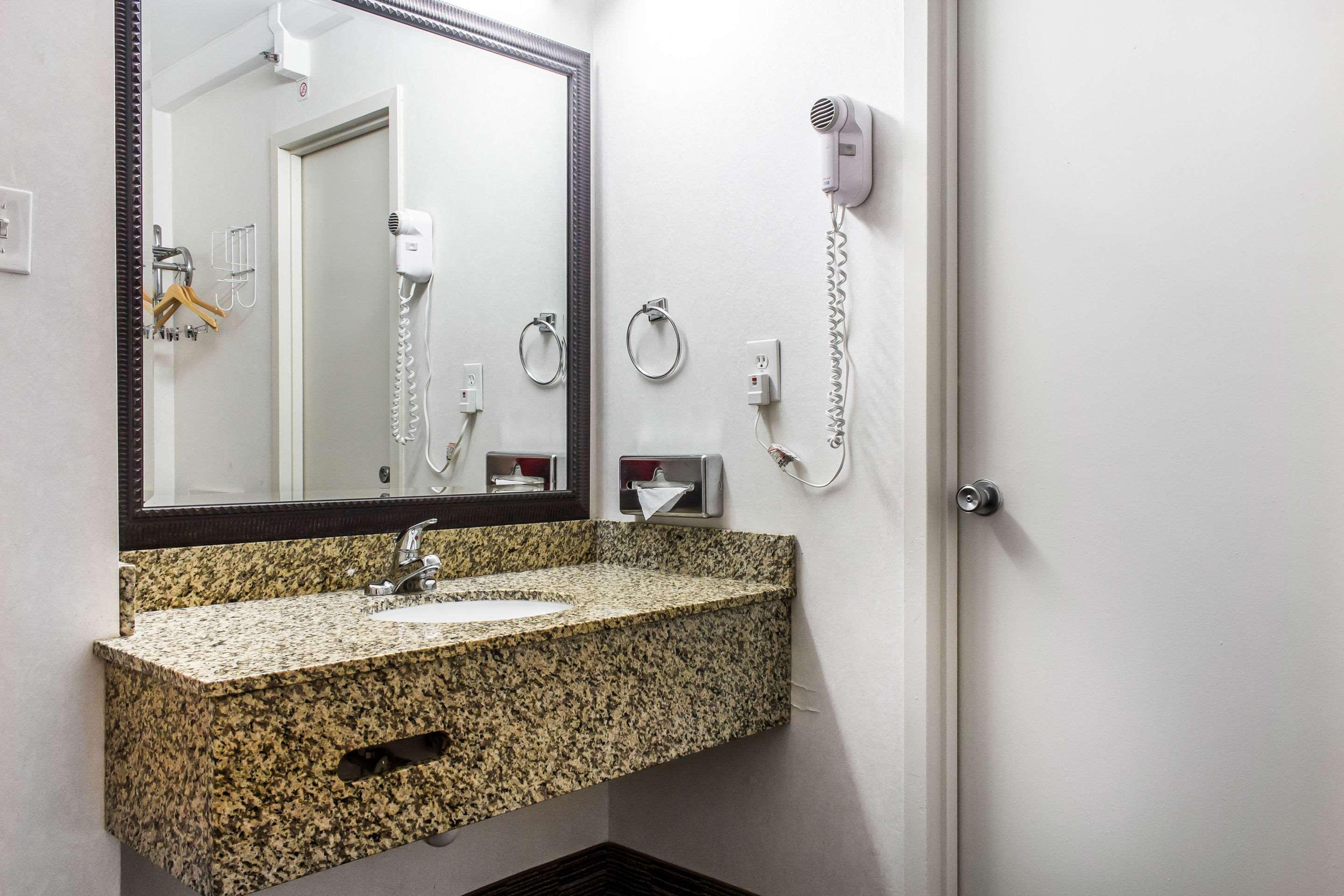 Clarion Hotel Philadelphia International Airport
