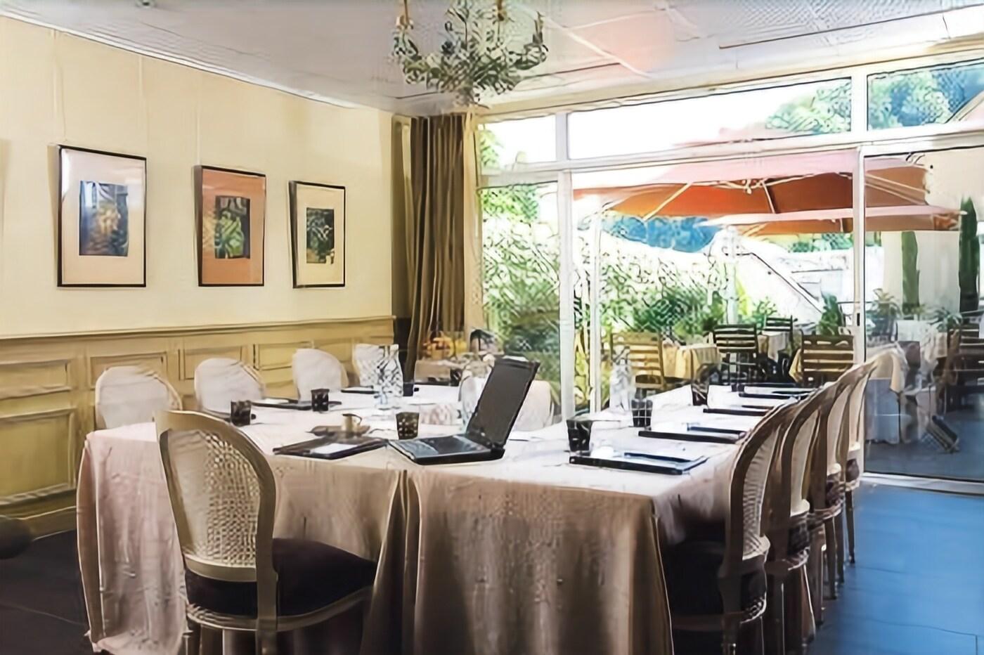 Hôtel Restaurant Le Viscos · Saint-Savin by null