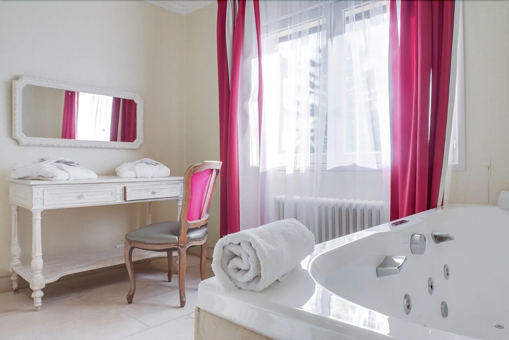 Ermitage de Corton by null