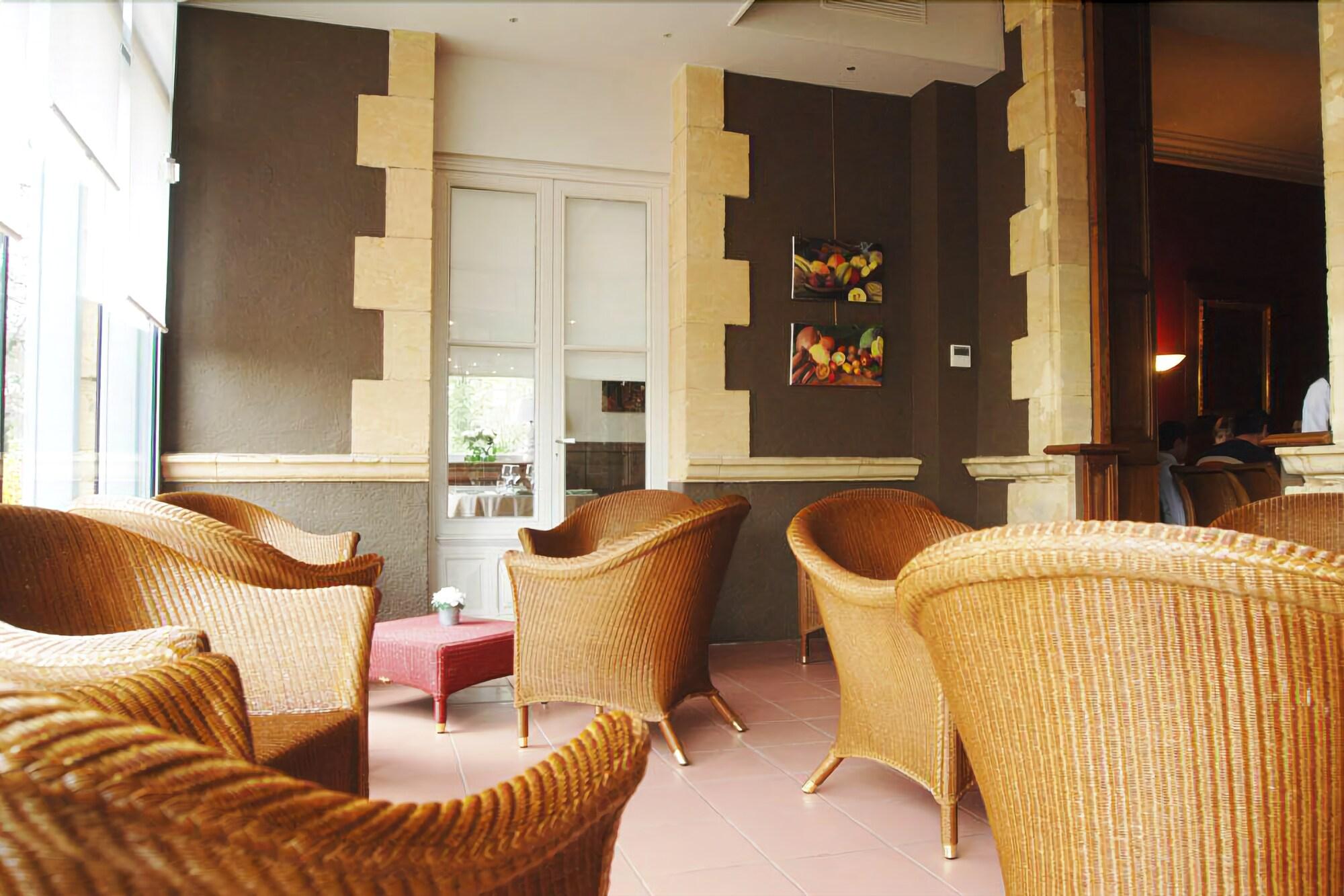 Château de Champlong by null