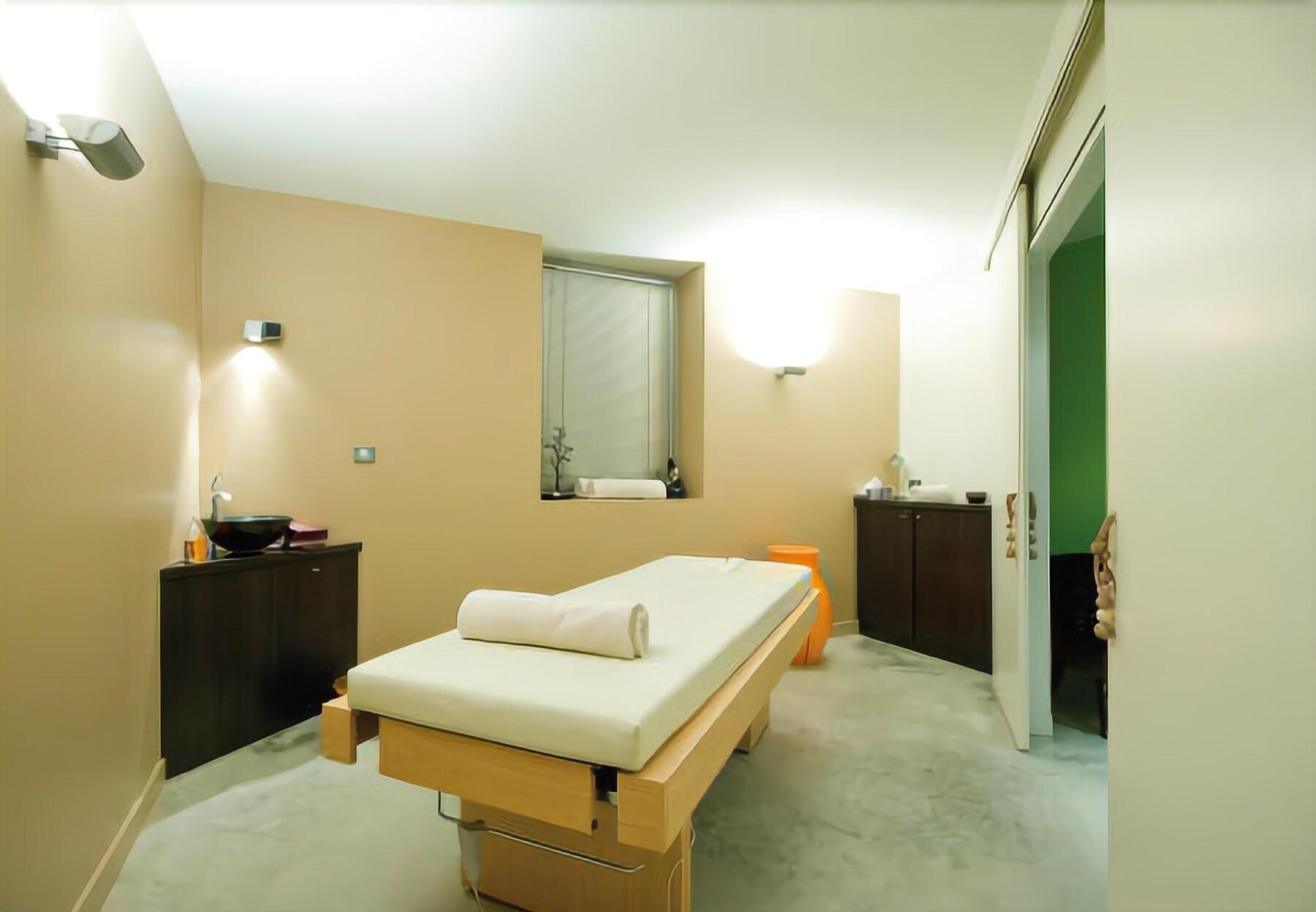 Château de Champlong by null