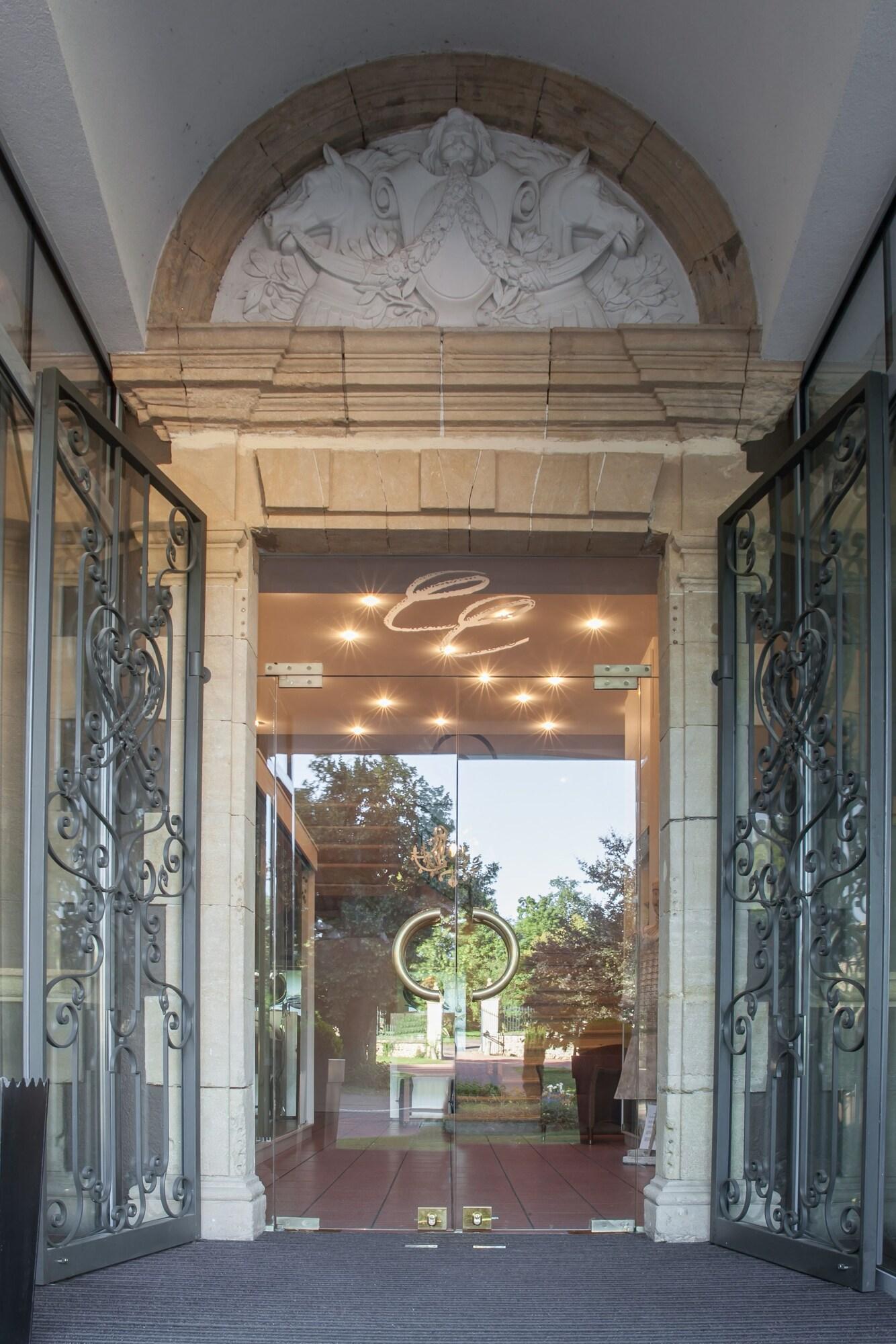 Château de Champlong by null