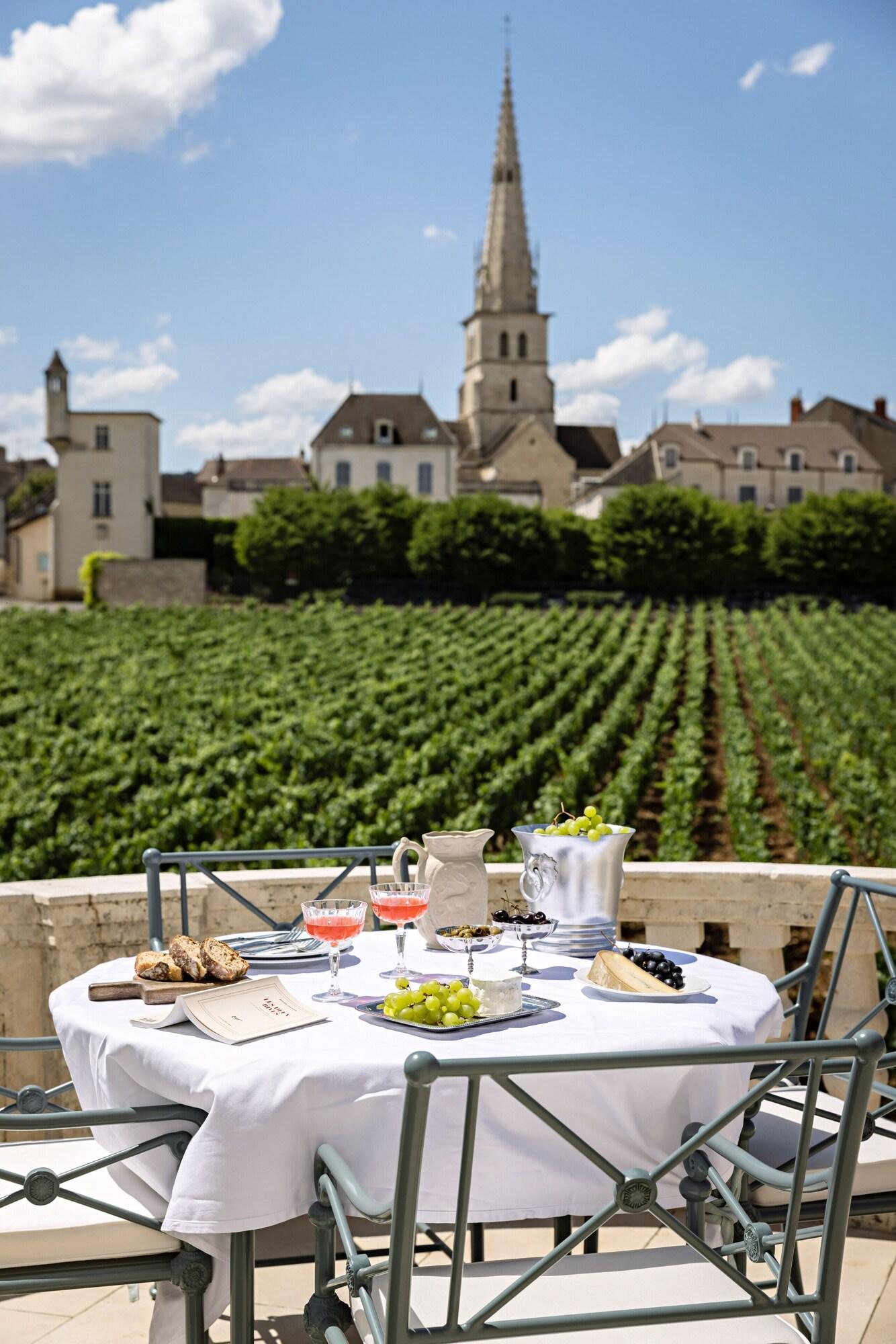 Terrace 5, Chateau de Citeaux - La Cueillette, Côte-d'Or