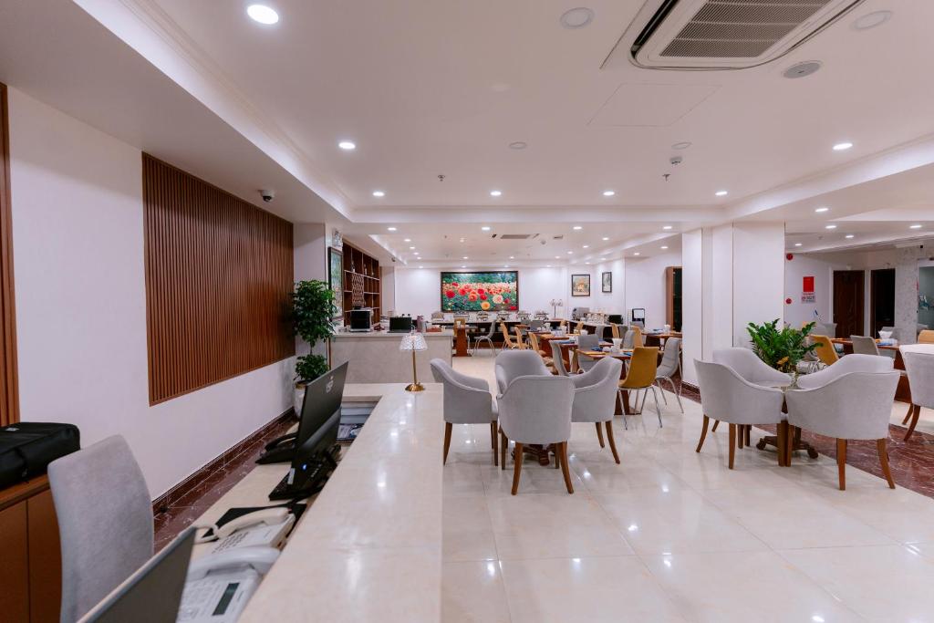 Dahlialand Saigon Hotel