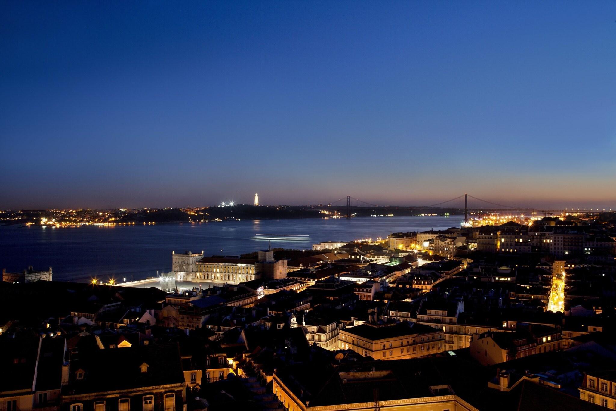 Solar dos Mouros Lisboa by null