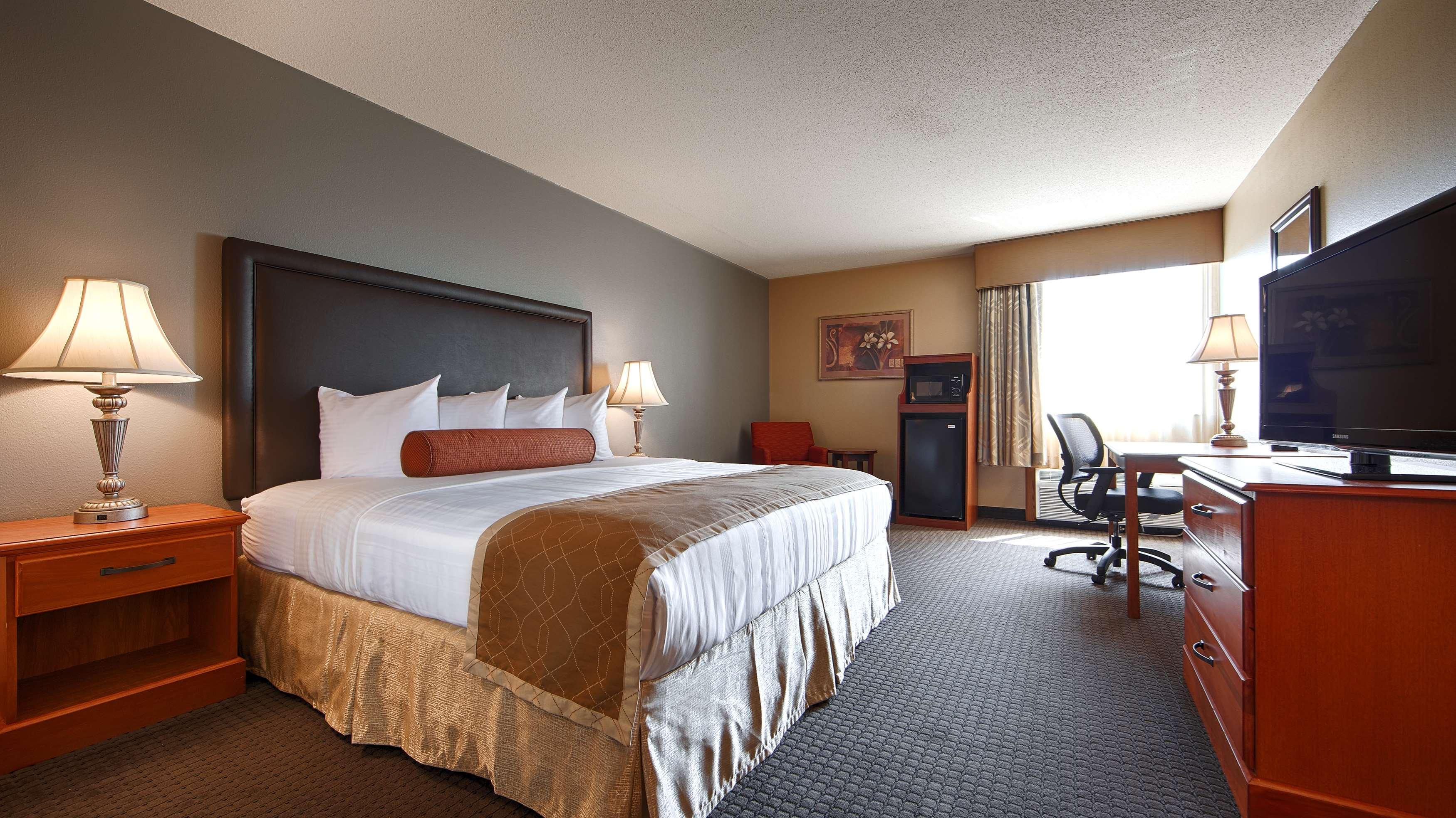 Best Western Plus The Charles Hotel