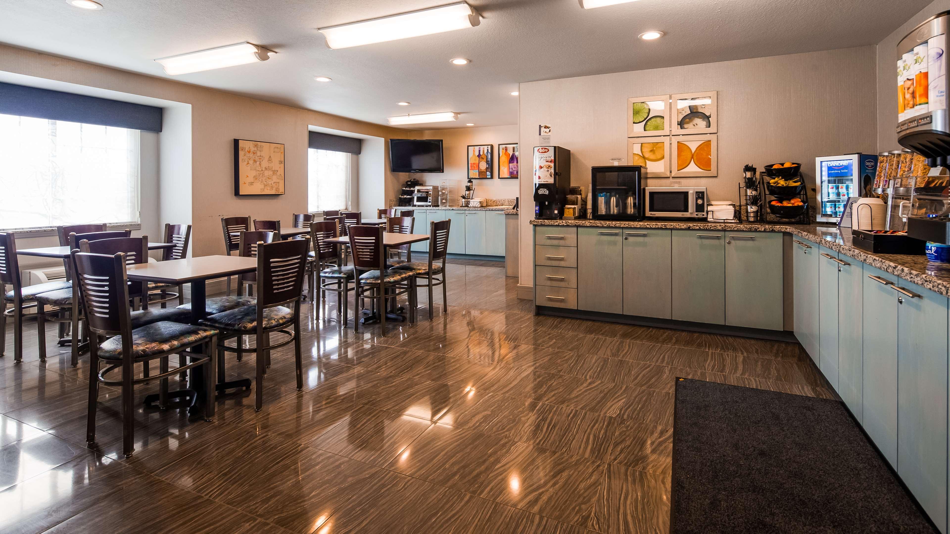 Best Western Plus Woodstock Inn & Suites