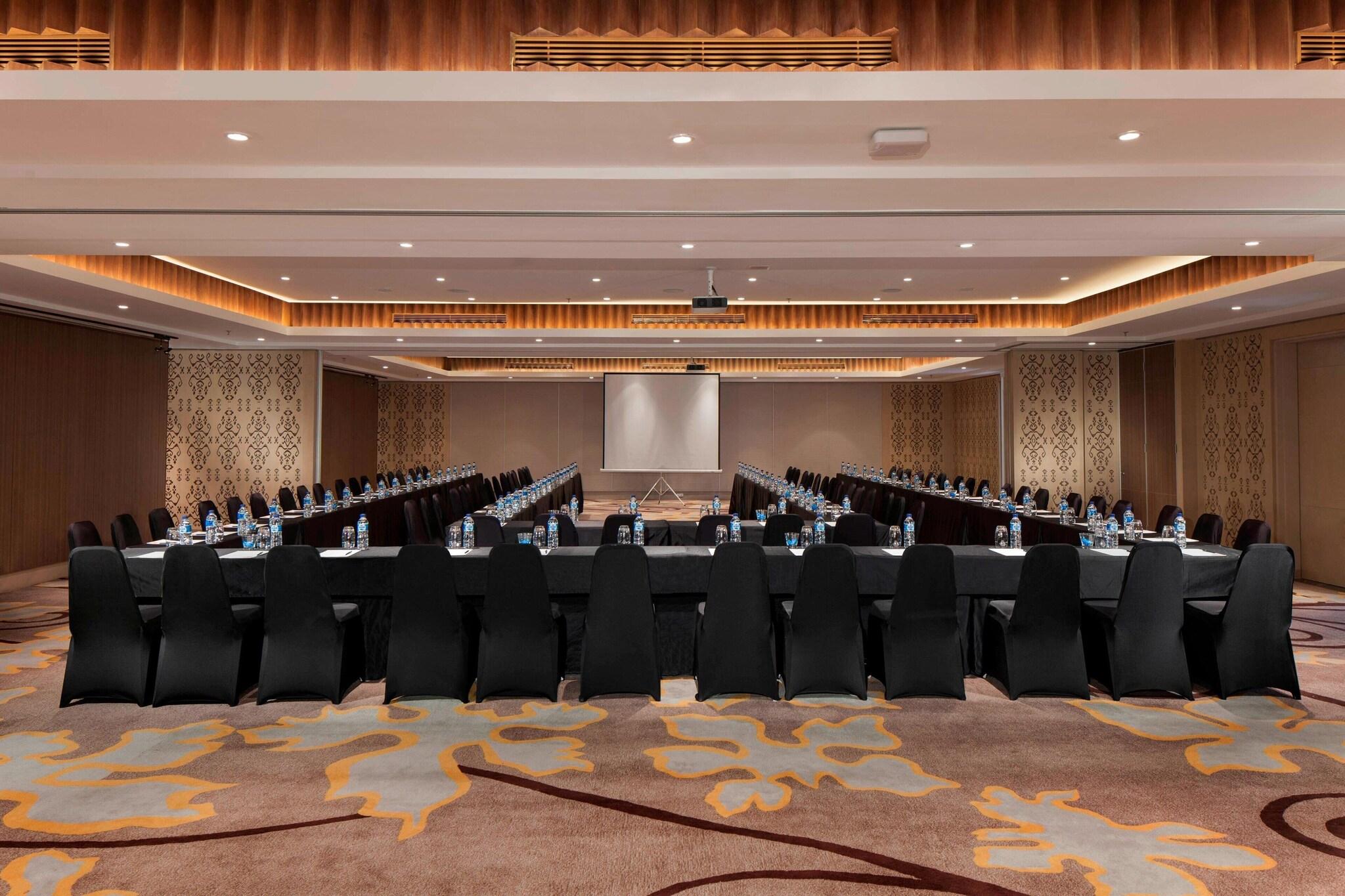 Courtyard Bali Seminyak Resort - photo