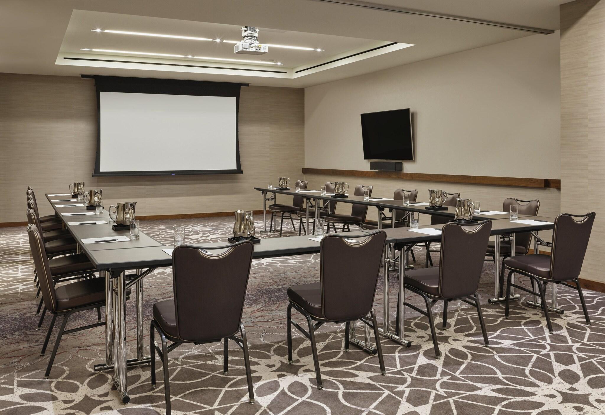 Loews Chicago Hotel by null