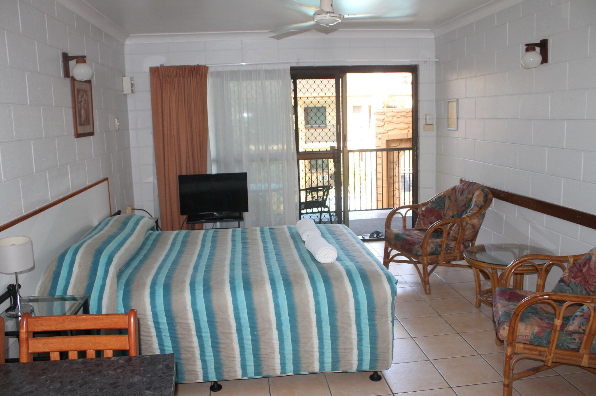 Oasis Inn Apartments