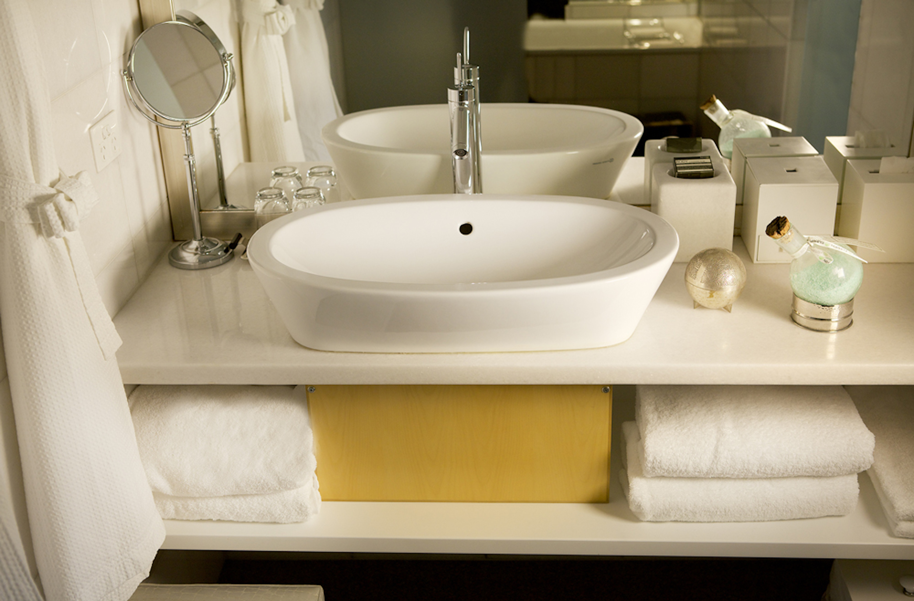 Islington Hotel by null