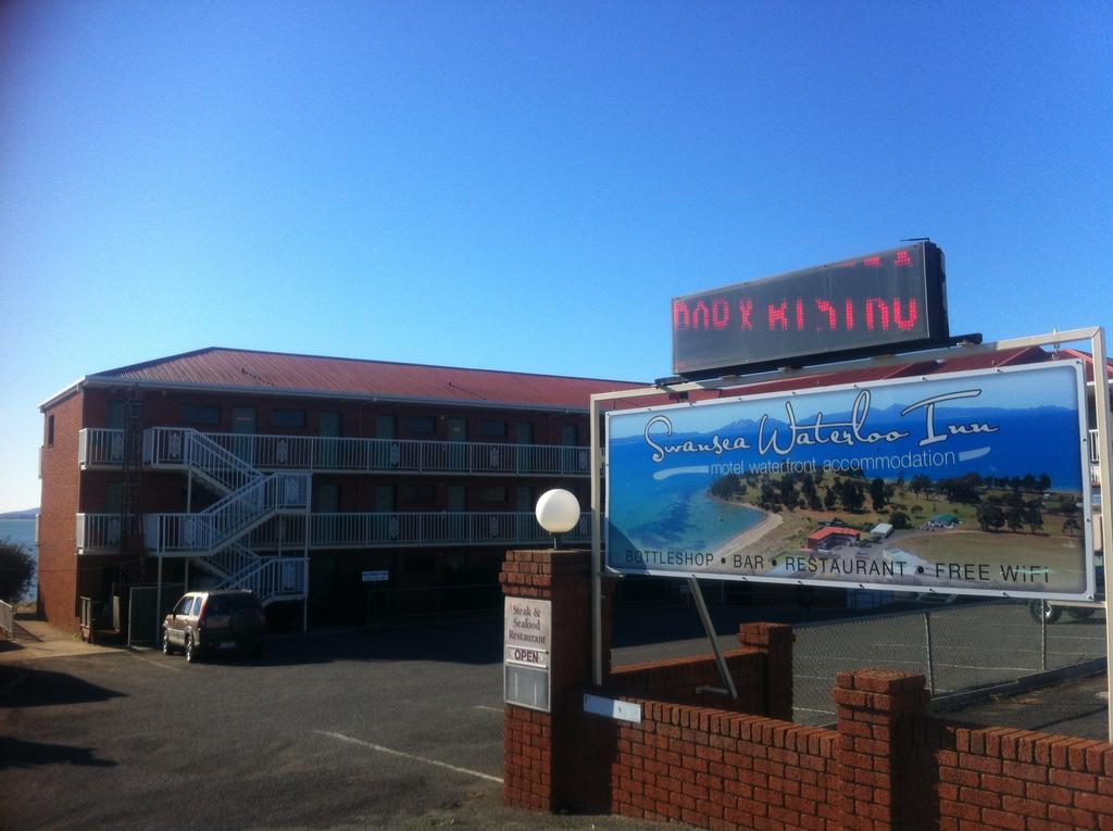 The Waterloo Hotel by null