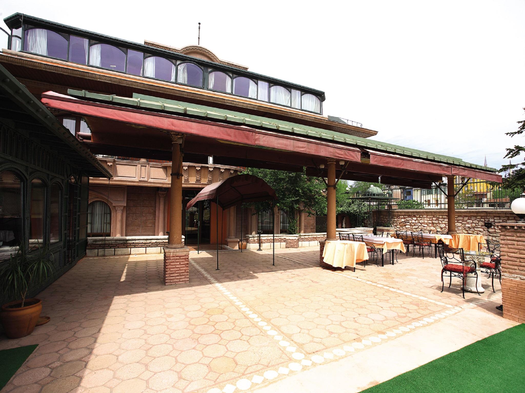 Sultanahmet Palace ( Sultanahmet Sarayi ) - фото